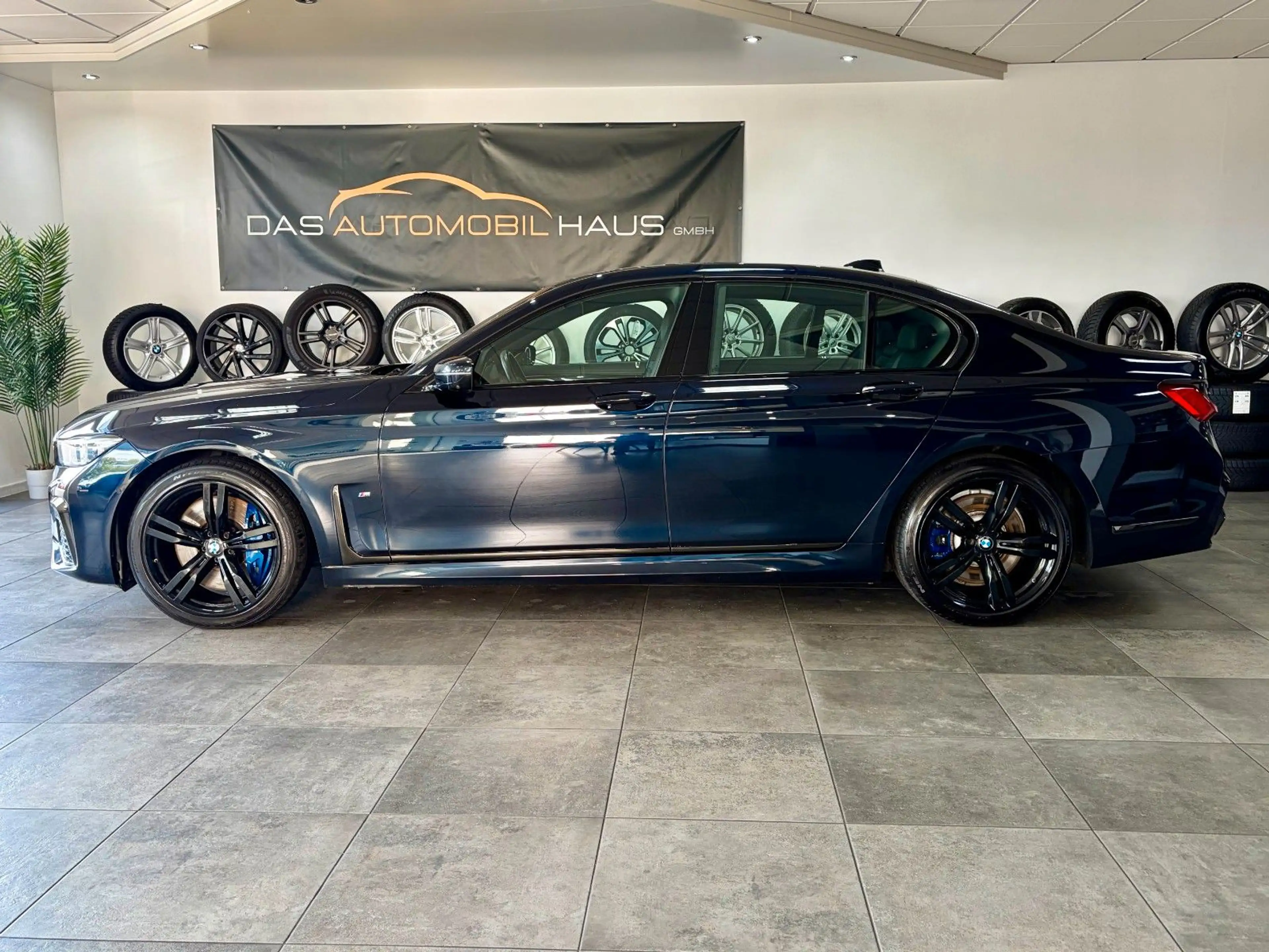 BMW 750 i xDrive*M-Sport*B&W*Bowers*Laser*M-Perf-AGA* — photo 8