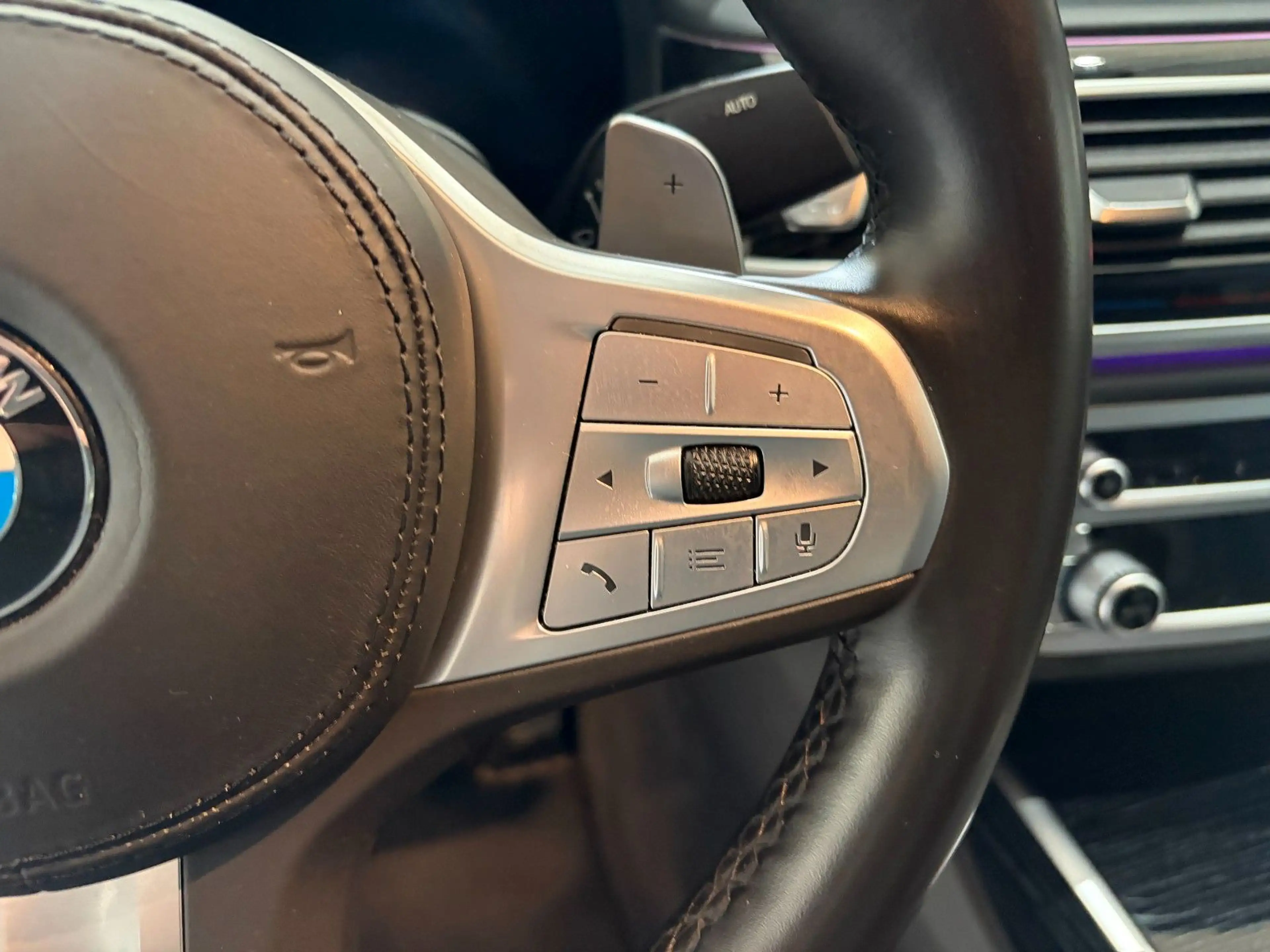 BMW 750 i xDrive*M-Sport*B&W*Bowers*Laser*M-Perf-AGA* — photo 30