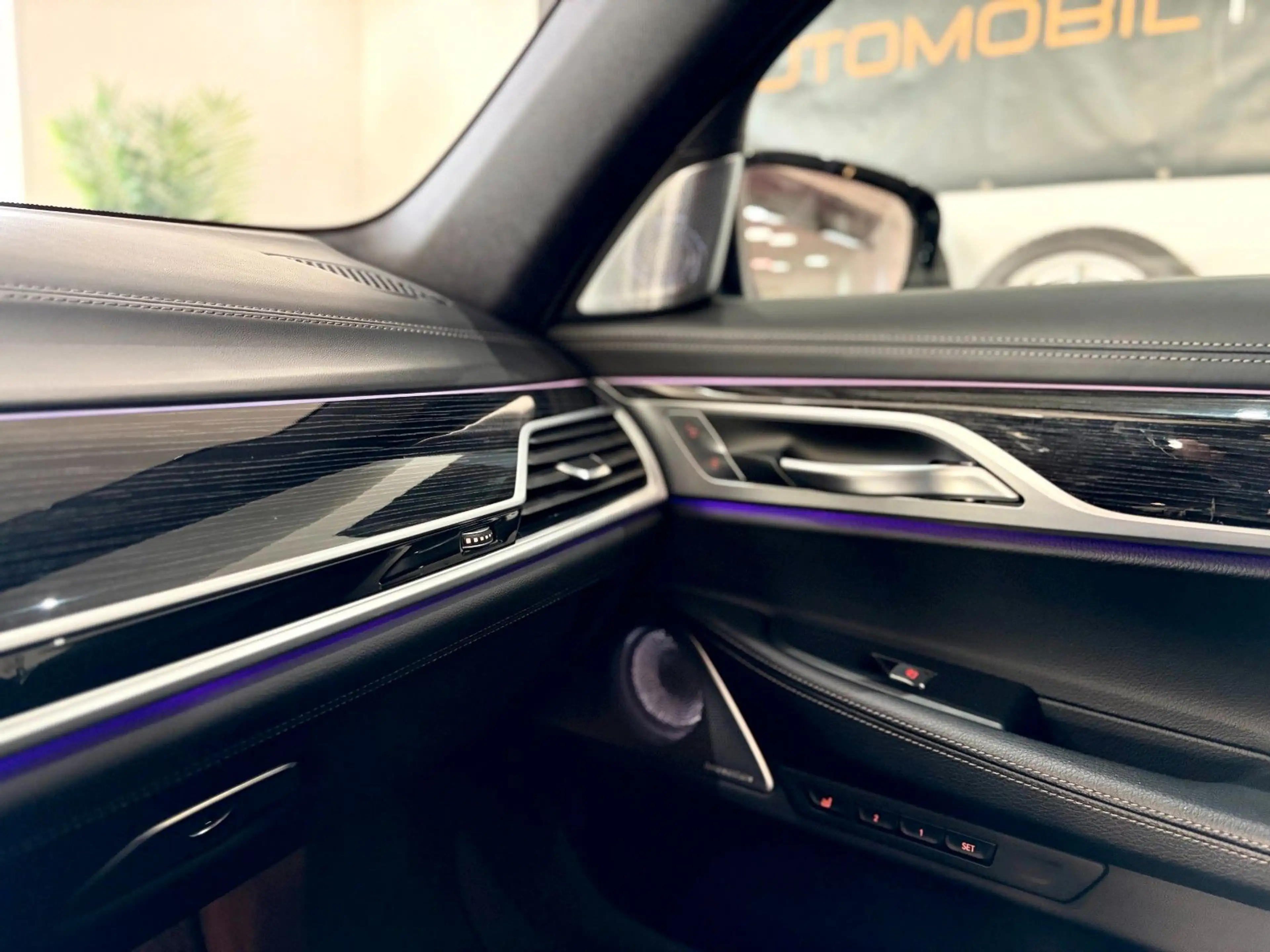 BMW 750 i xDrive*M-Sport*B&W*Bowers*Laser*M-Perf-AGA* — photo 31