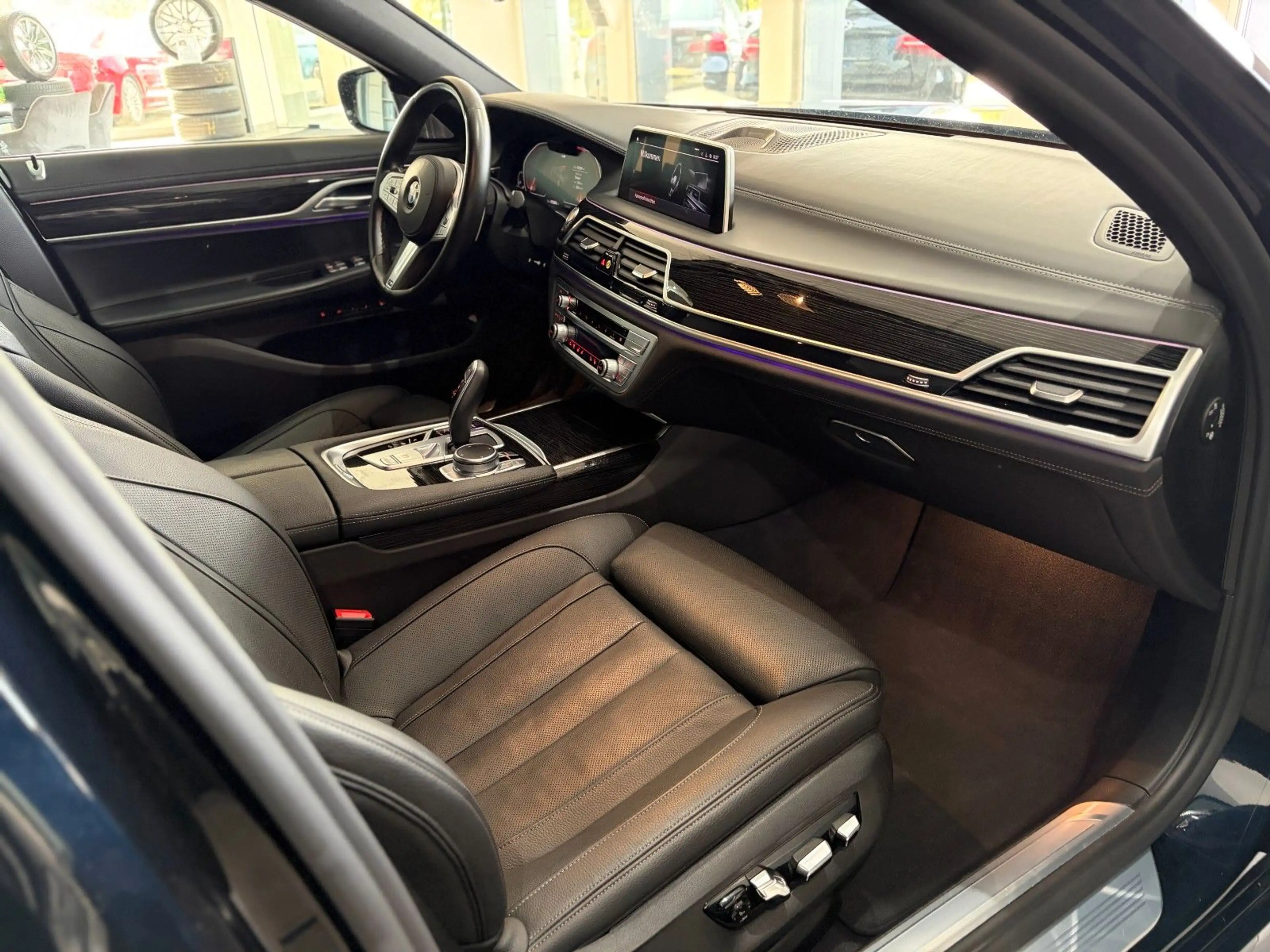 BMW 750 i xDrive*M-Sport*B&W*Bowers*Laser*M-Perf-AGA* — photo 18