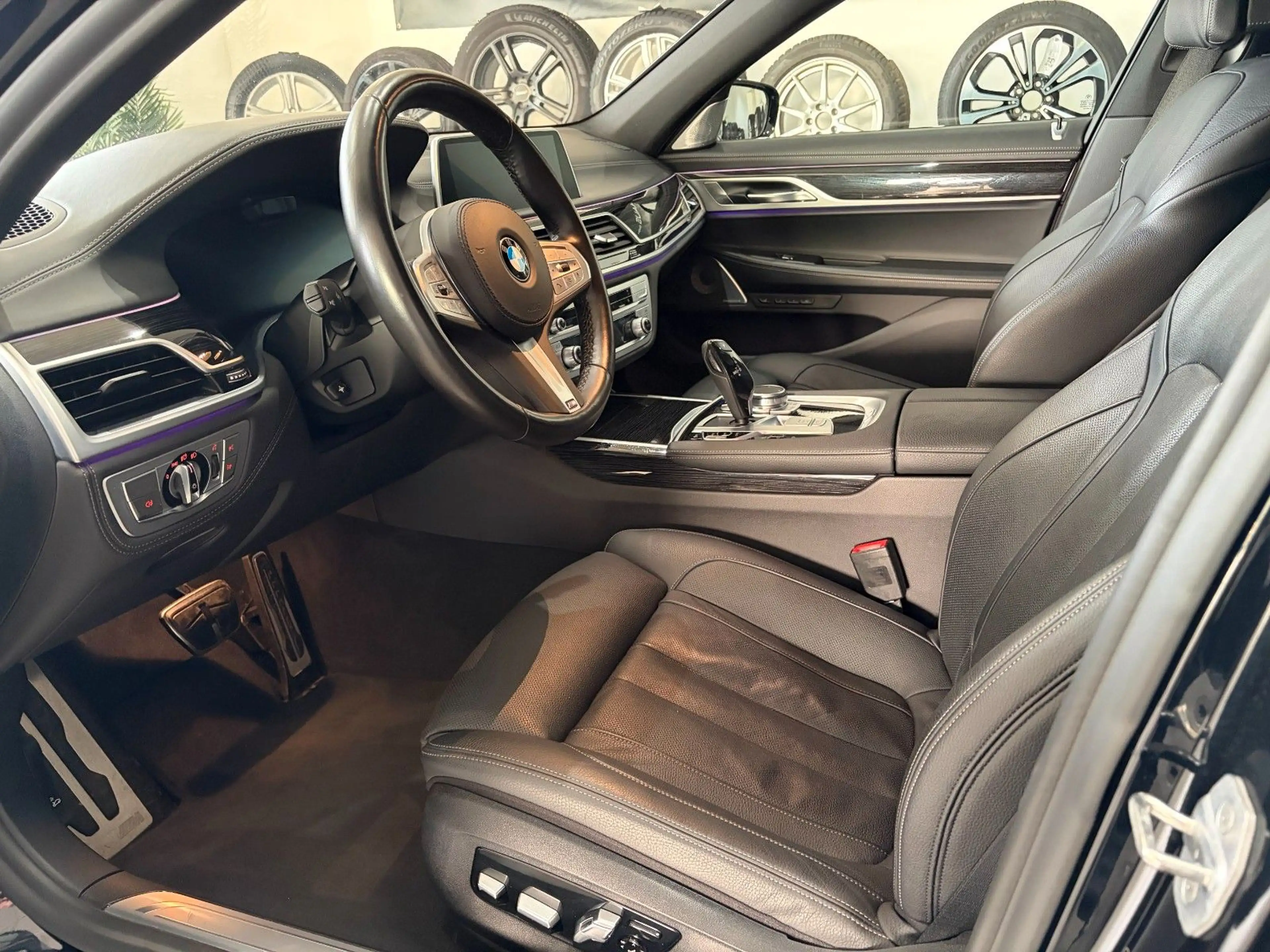BMW 750 i xDrive*M-Sport*B&W*Bowers*Laser*M-Perf-AGA* — photo 23