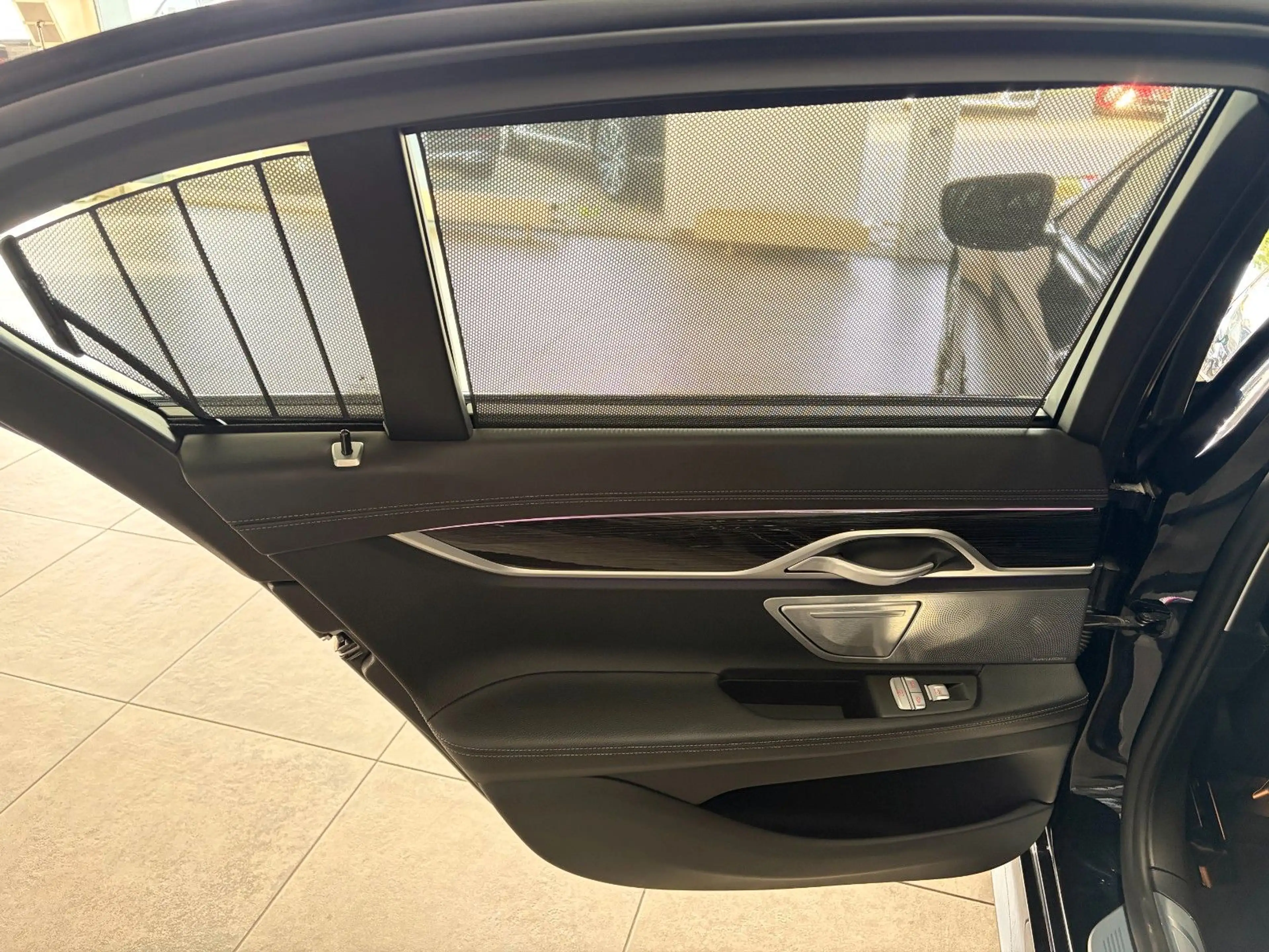 BMW 750 i xDrive*M-Sport*B&W*Bowers*Laser*M-Perf-AGA* — photo 34