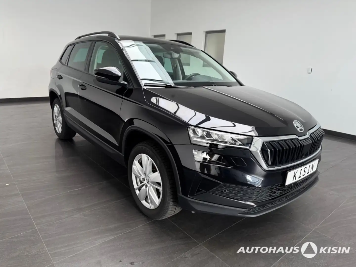 Skoda Karoq Selection 1.5 TSI ACT Aut/CAM /El.Heckl. /LED Schwarz - 2