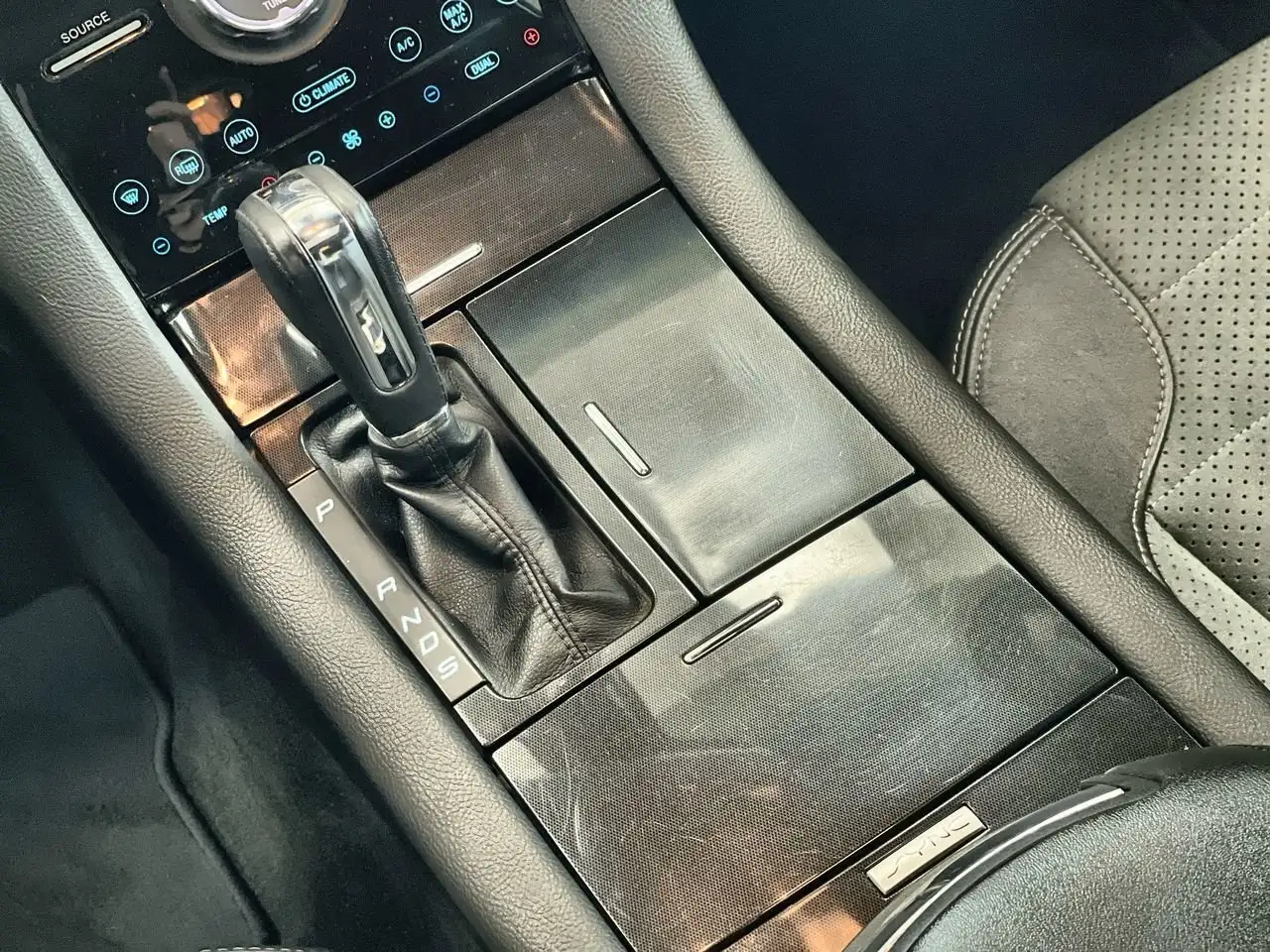 Ford Taurus снимка Ford Taurus