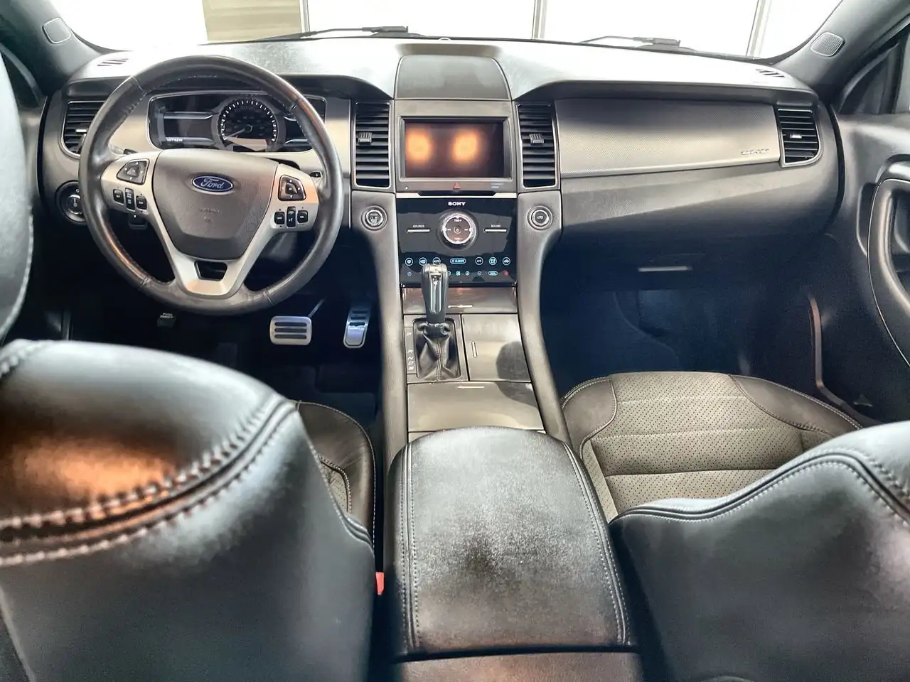 Ford Taurus снимка Ford Taurus