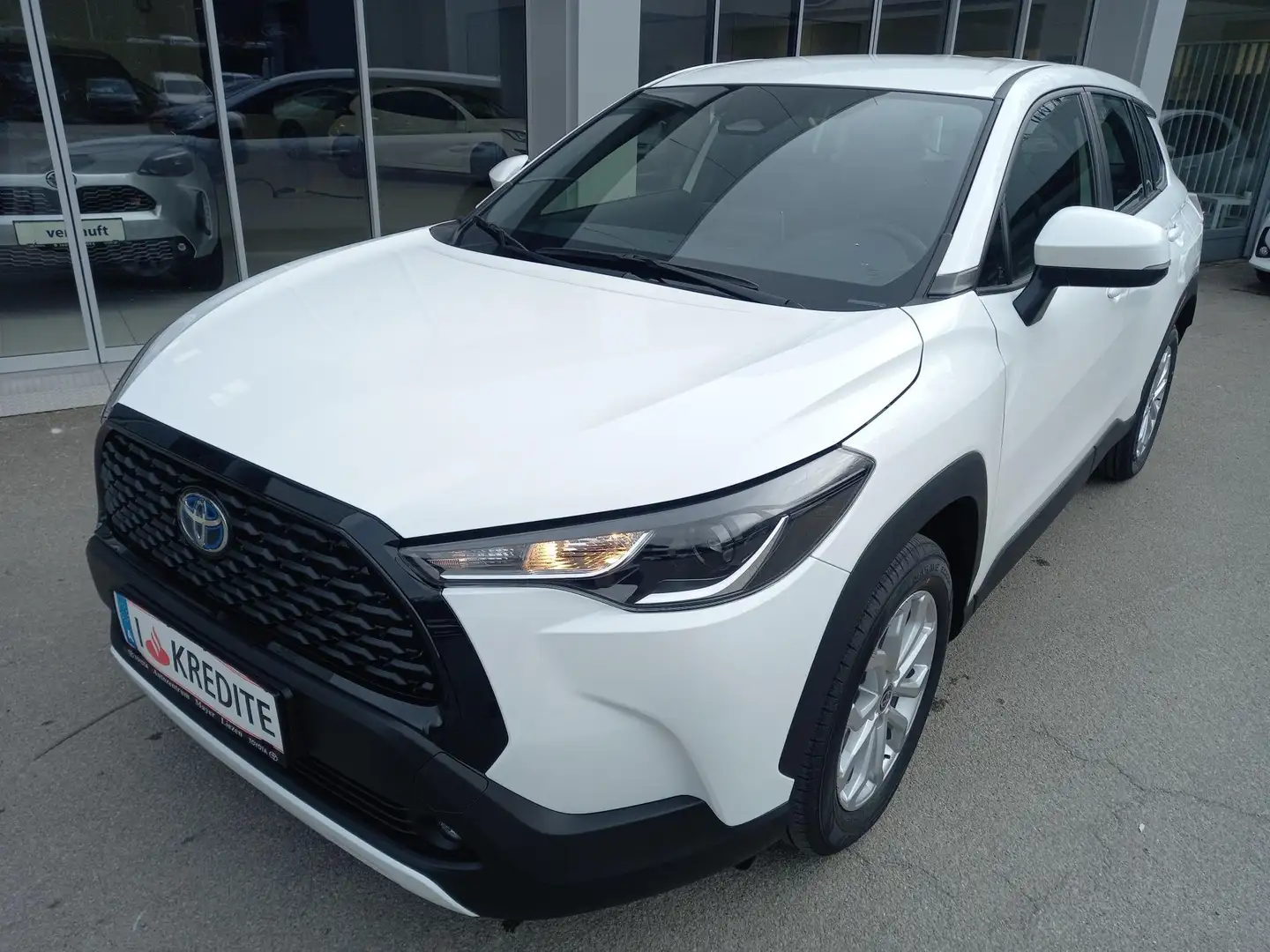 Toyota Corolla Cross 1,8 Hybrid Active 2WD ***TAXI-AKTION*** Bianco - 2