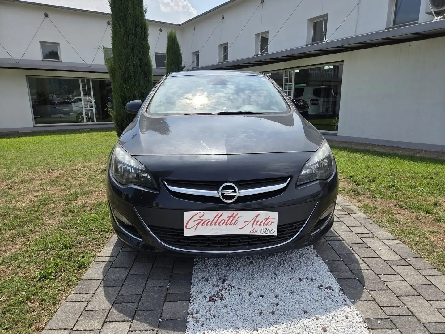 Opel Astra 1.4 Turbo GPL 140CV 4 porte Nero - 2