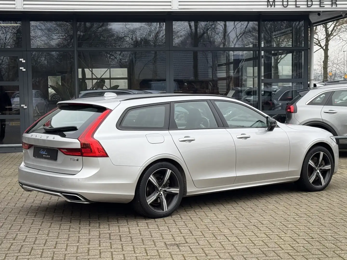 Volvo V90 2.0 T8 AWD R-Design Leder/Keyless/Trekhaak/Led/Sto Grijs - 2