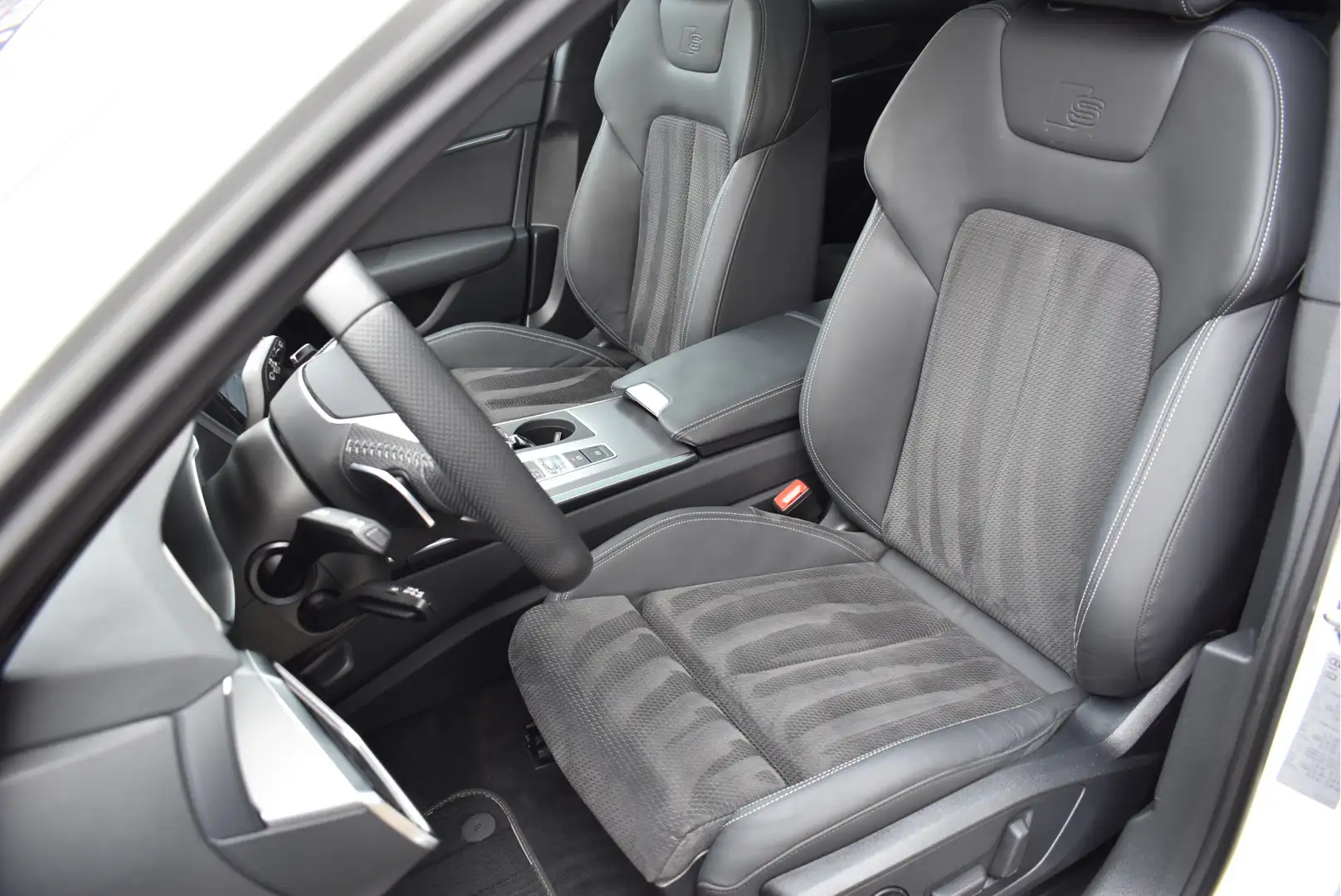 Audi A6 Avant 55 TFSI e Quattro Competition 367 Pk S-Line Wit - 2