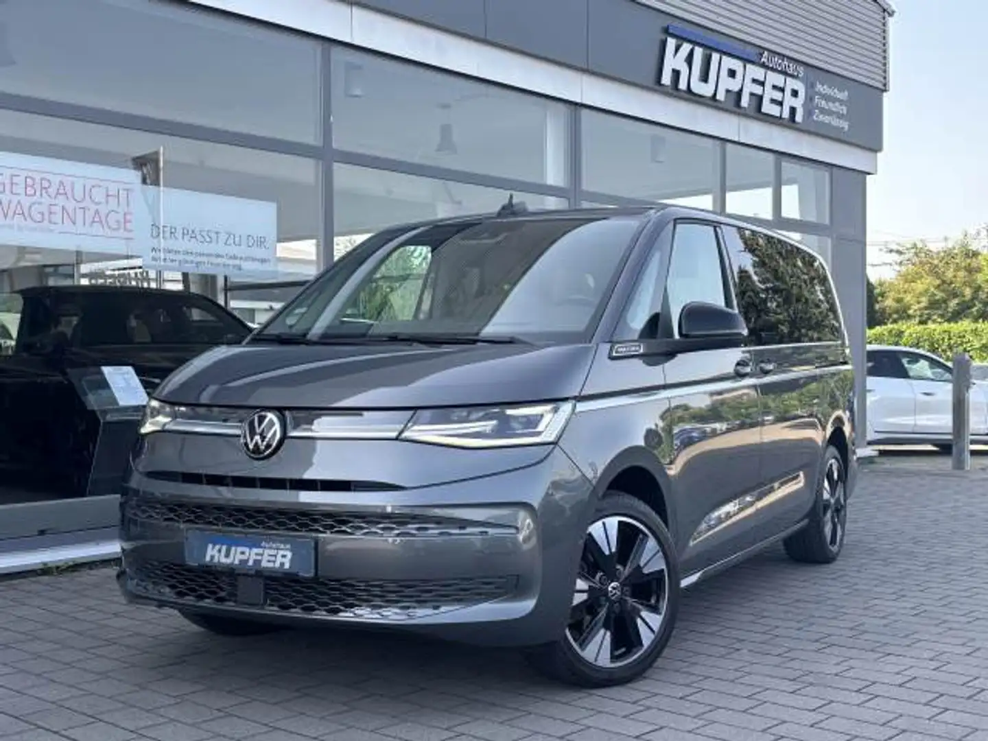 Volkswagen T7 Multivan TDI Lang°Pano°AHK°Matrix°Headp Grau - 1