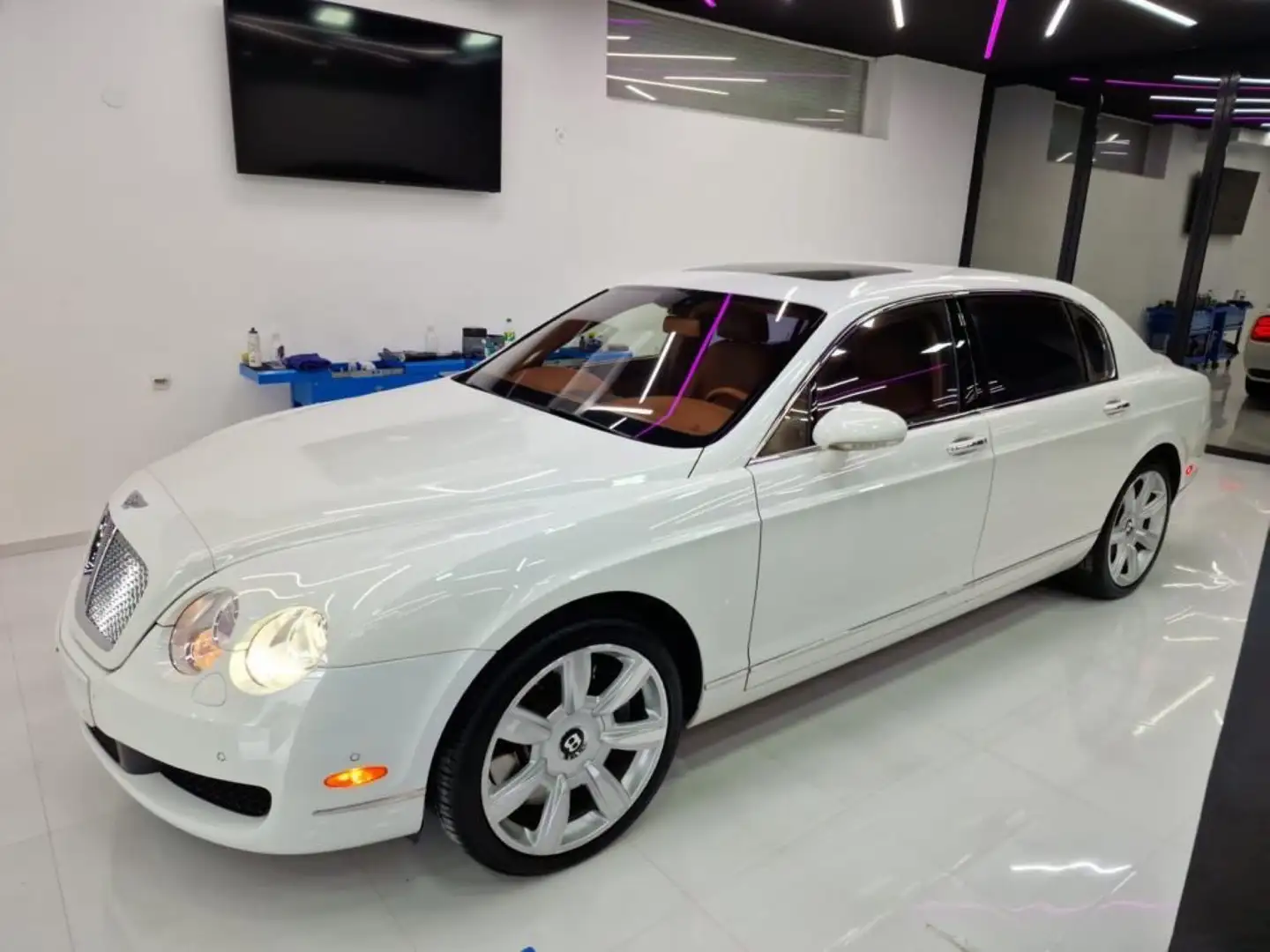 Bentley Flying Spur Continental White - 1