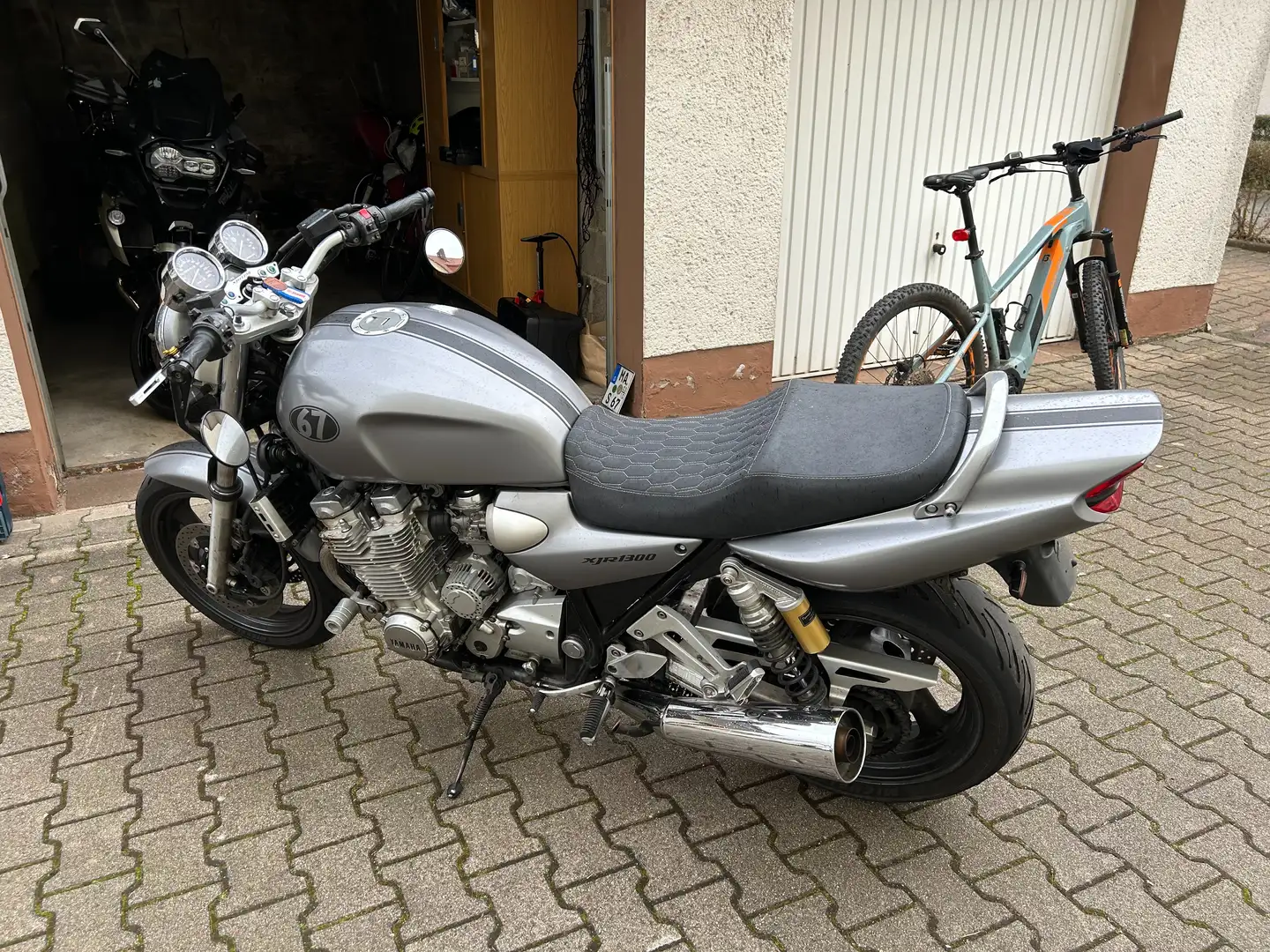 Yamaha XJR 1300 Grau - 1