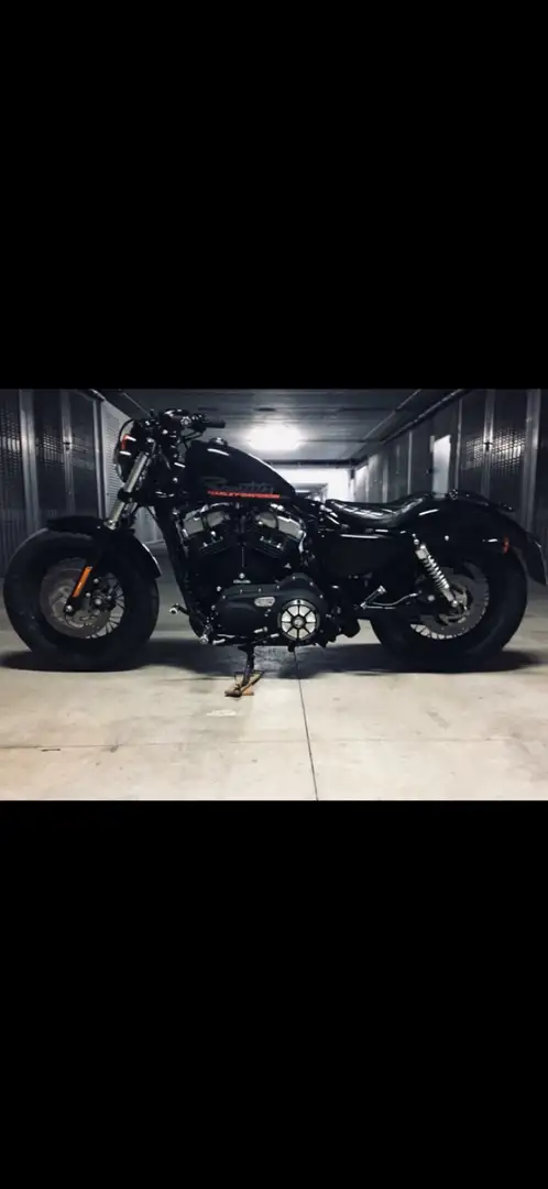 Harley-Davidson Sportster Forty Eight Negro - 1