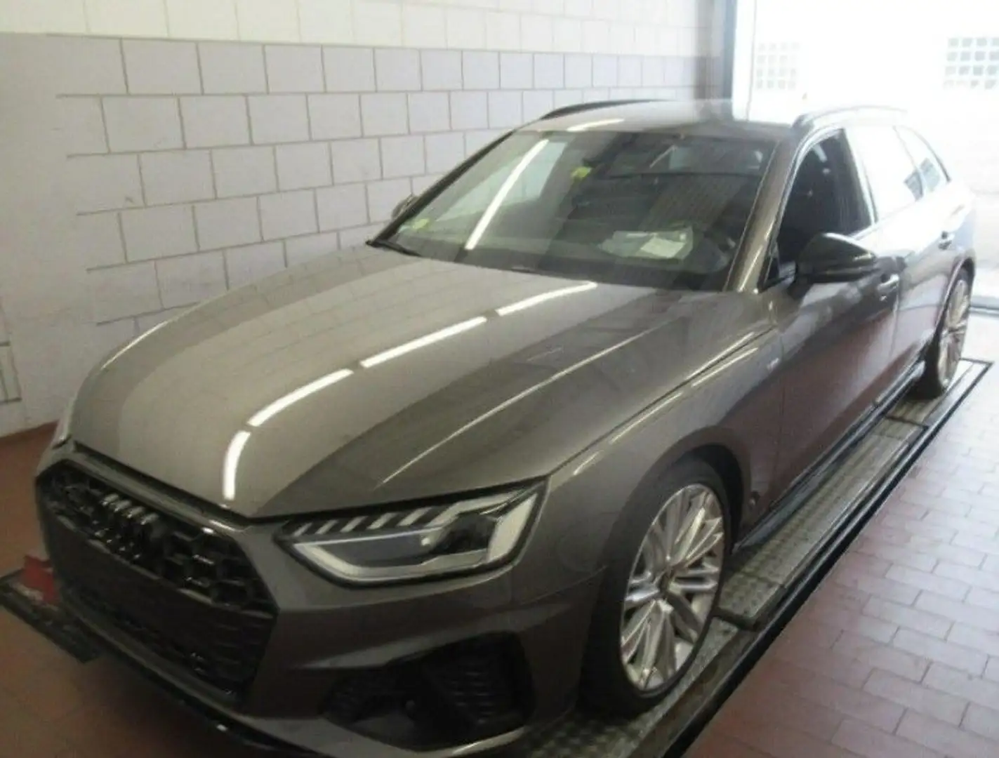 Audi A4 40 TDI quattro S tronic S line competio Grau - 2