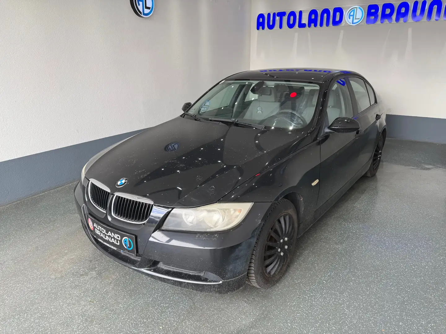 BMW 318 318i Schwarz - 2