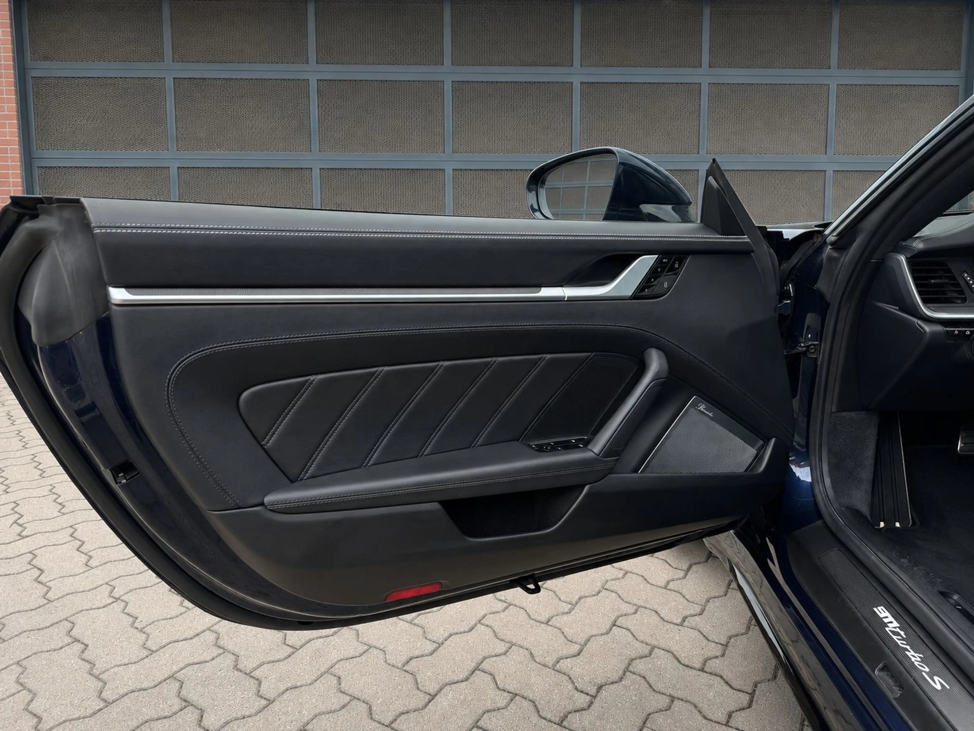 Porsche 992 Turbo S Burmester Lift Carbon PDLS+ Pano — photo 13