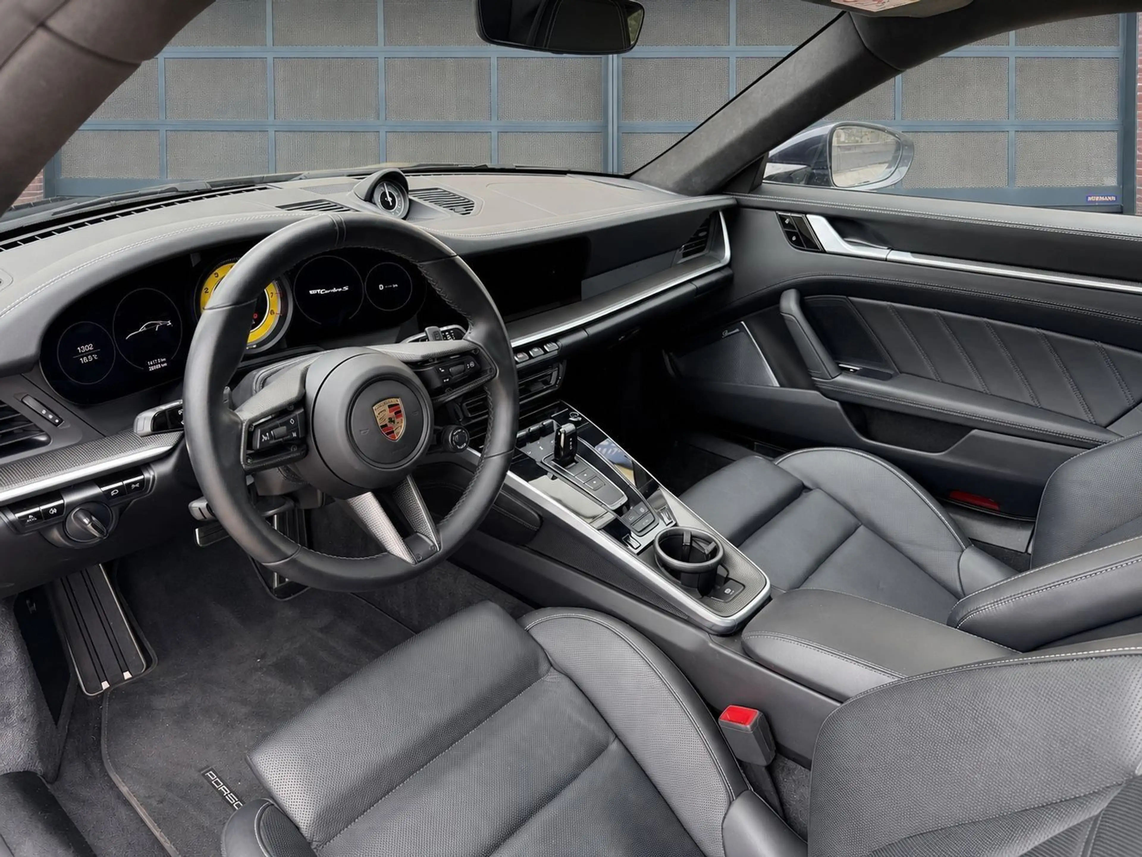 Porsche 992 Turbo S Burmester Lift Carbon PDLS+ Pano — photo 8