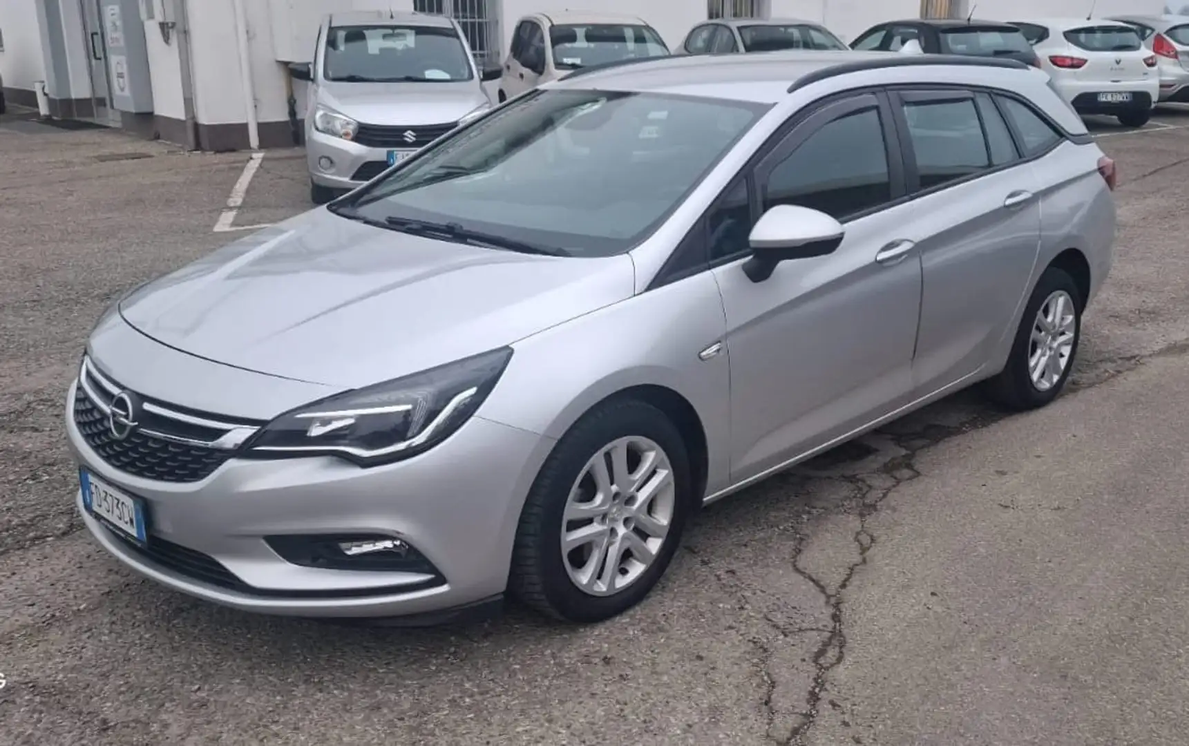 Opel Astra Astra 5p 2.2 dti 16v Elegance Gris - 2