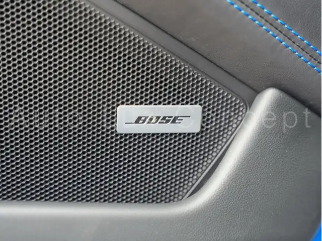Porsche 911 view 11