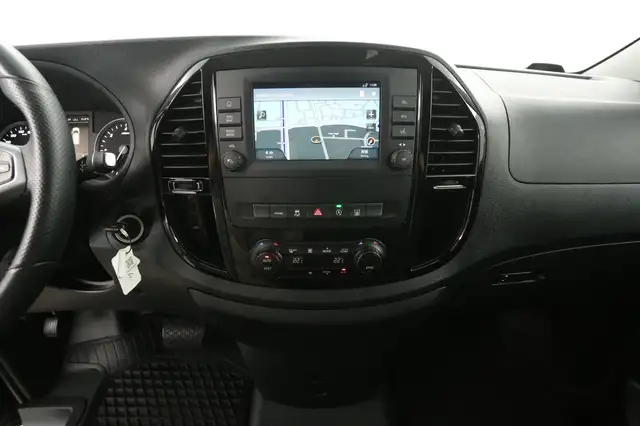 Mercedes-Benz Vito view 11