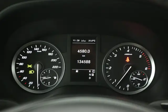 Mercedes-Benz Vito view 12
