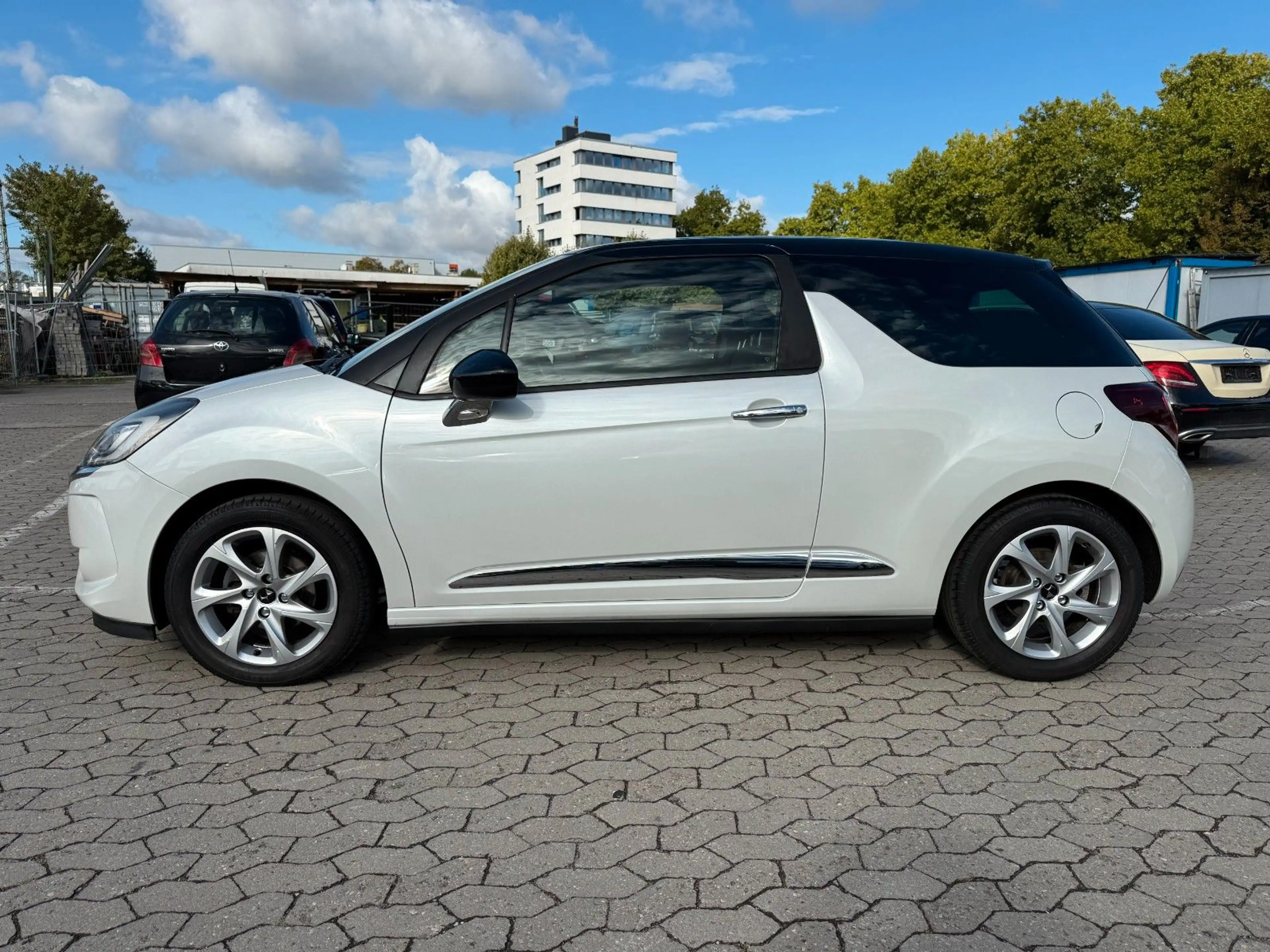 Citroen DS3 SPORTCHIC / AUTOMATIK / KAMERA / UNFALLFREI — photo 6