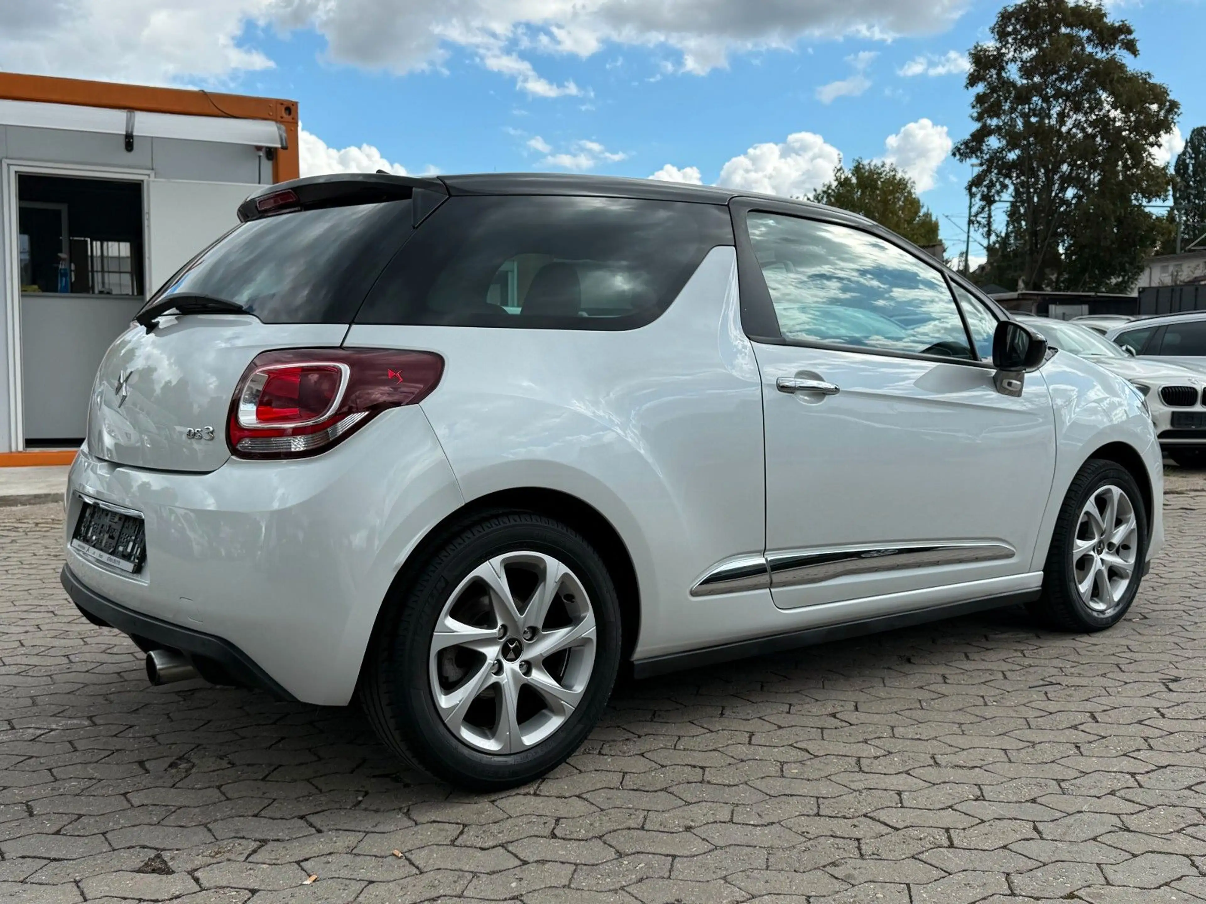 Citroen DS3 SPORTCHIC / AUTOMATIK / KAMERA / UNFALLFREI — photo 4