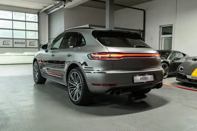 Porsche Macan view 9