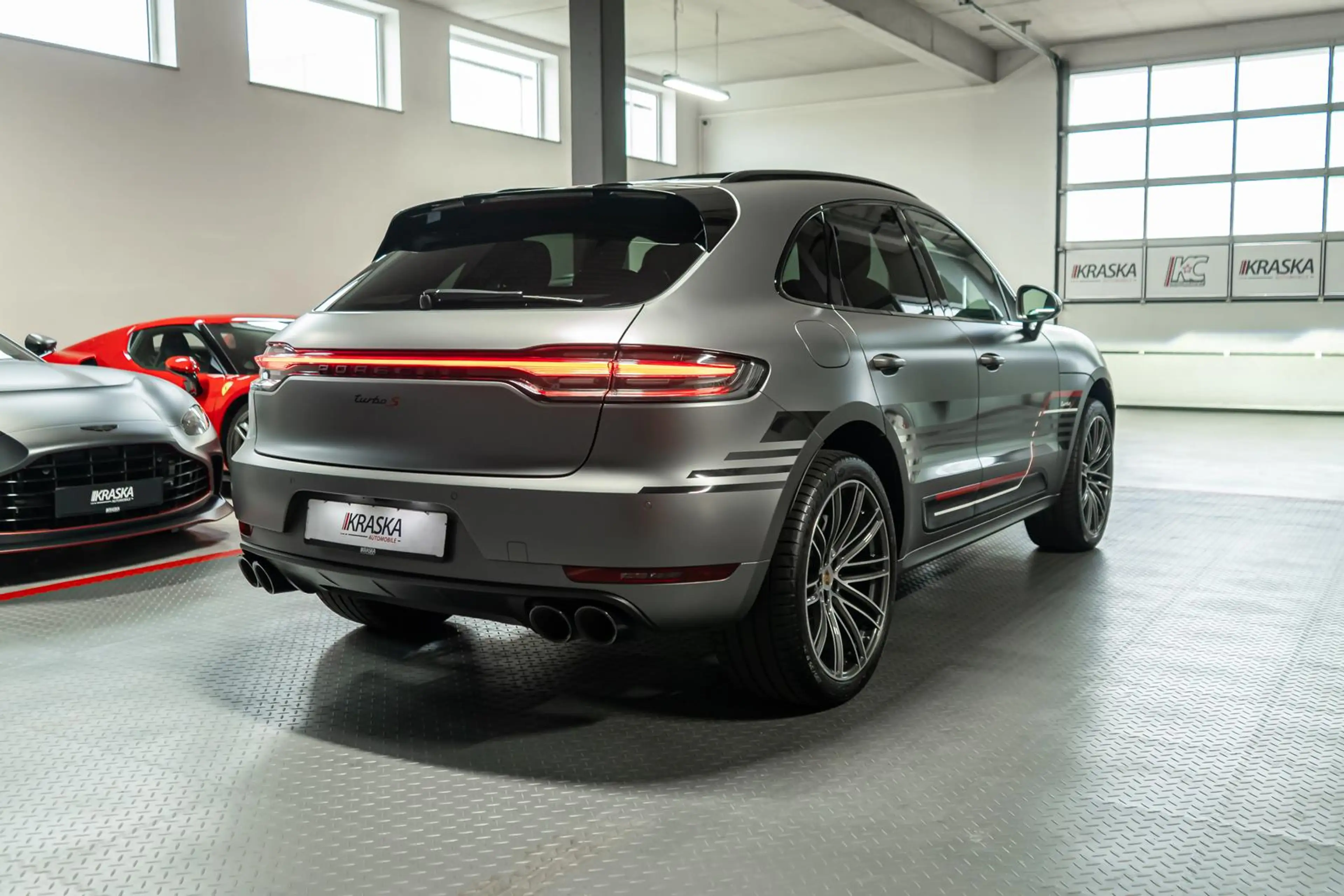 Porsche Macan Turbo PDLS+ BOSE PANO SHZ LUFT CHRONO — photo 6