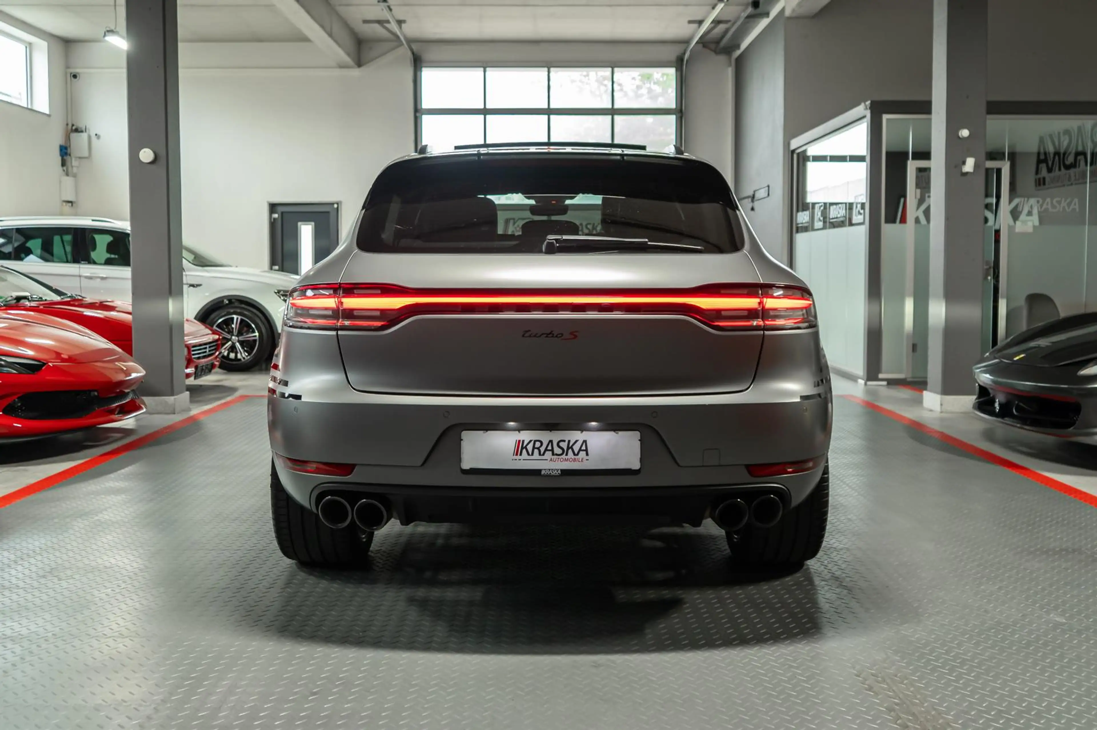 Porsche Macan Turbo PDLS+ BOSE PANO SHZ LUFT CHRONO — photo 7