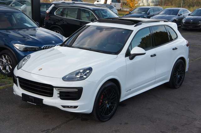 Imagine Porsche Cayenne GTS*LUFT*PDLS*CHRONO*BOSE*PANO*NP125t€