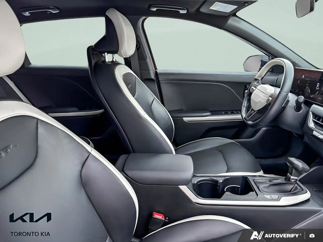 Kia K4 снимка Kia K4