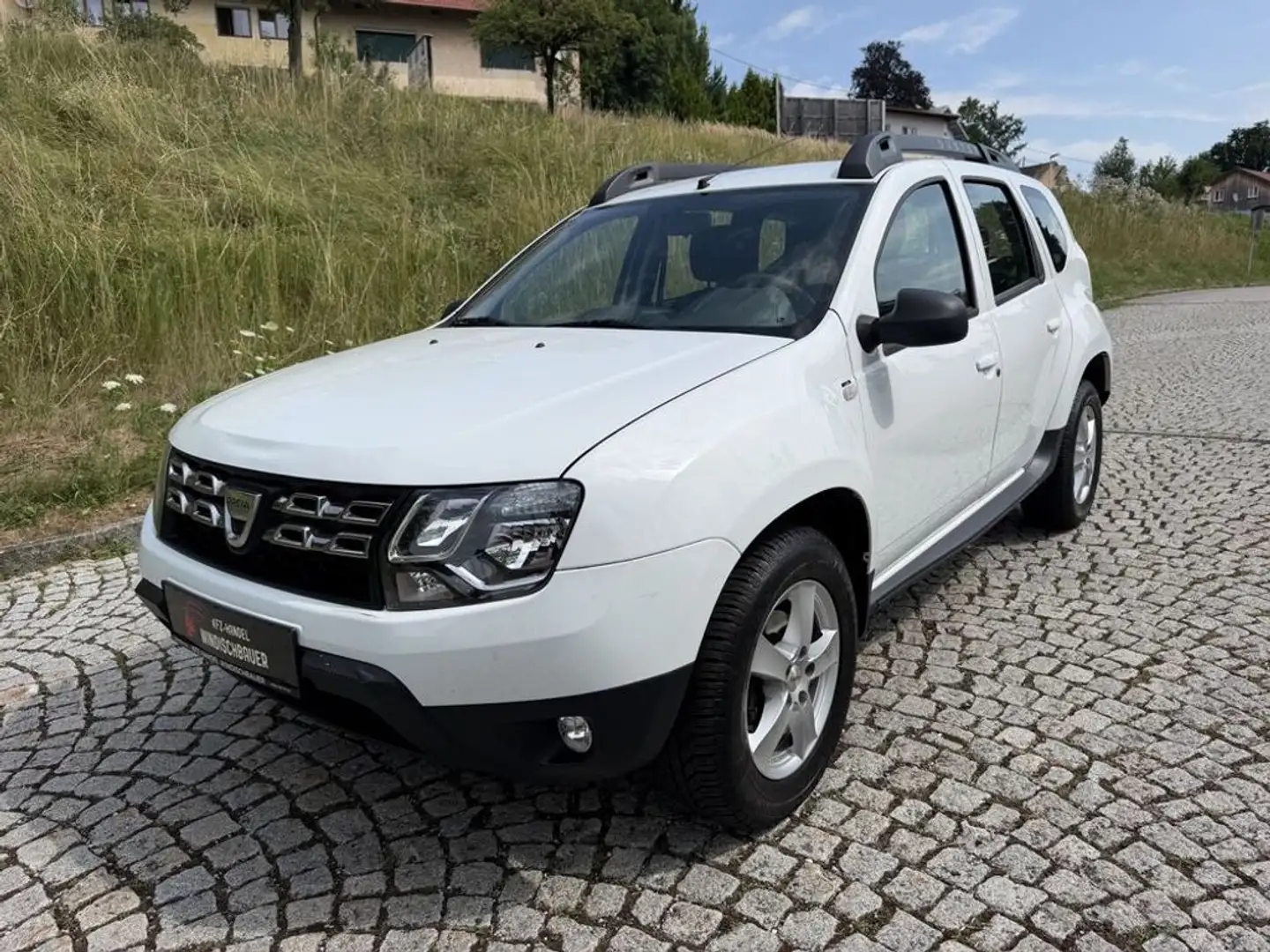 Dacia Duster Lauréate 4x4 KLIMA NAVI Weiß - 2