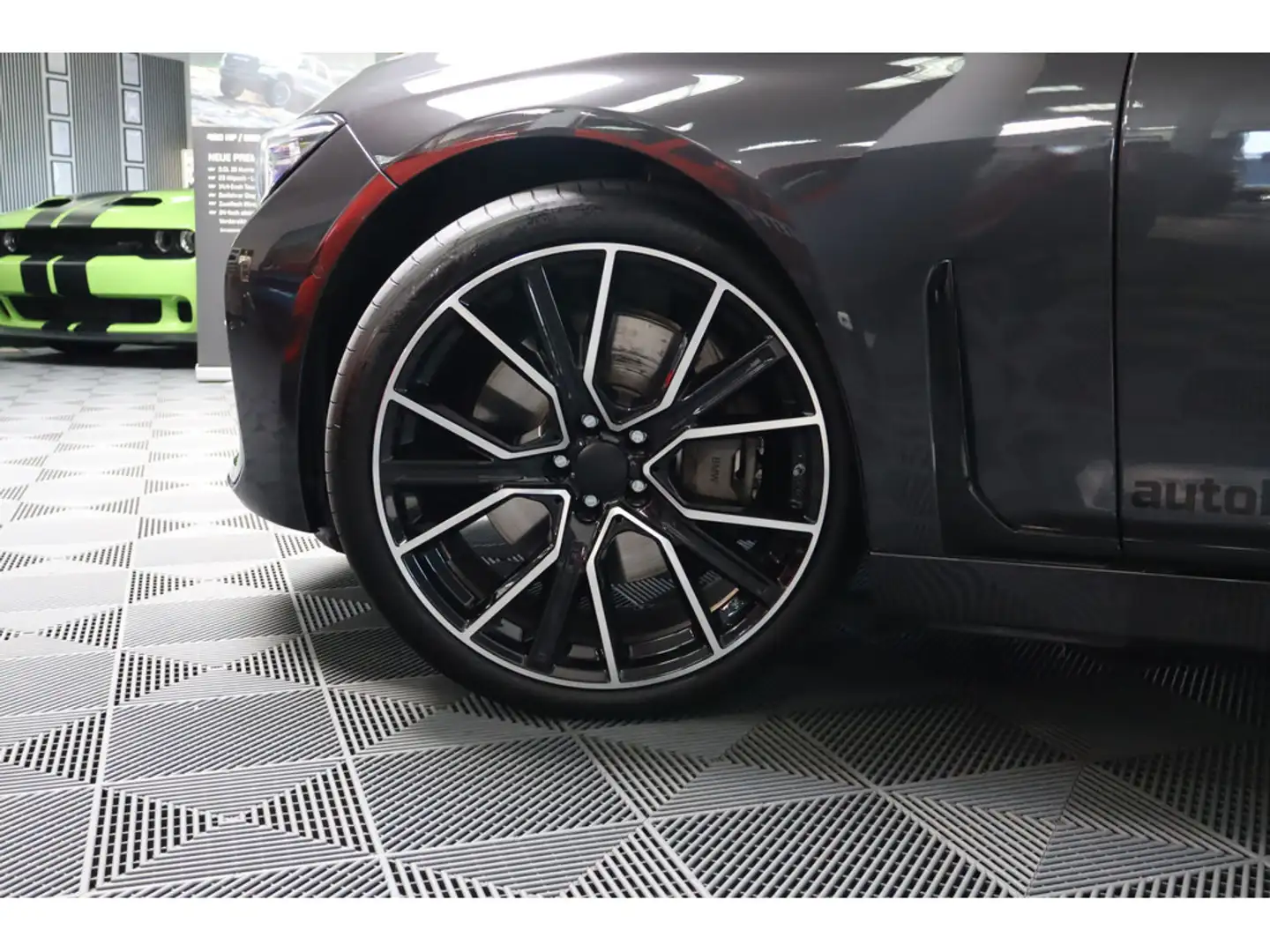 BMW 740 d xDrive Executive, Bower, Massage, TV-Fond, VOLL!!! Šedá - 2