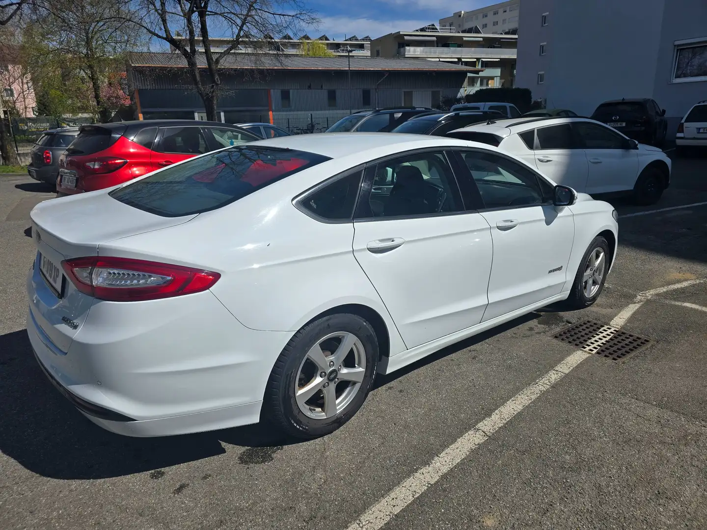 Ford Mondeo Mondeo 2,0 hybrid/benzin Weiß - 2