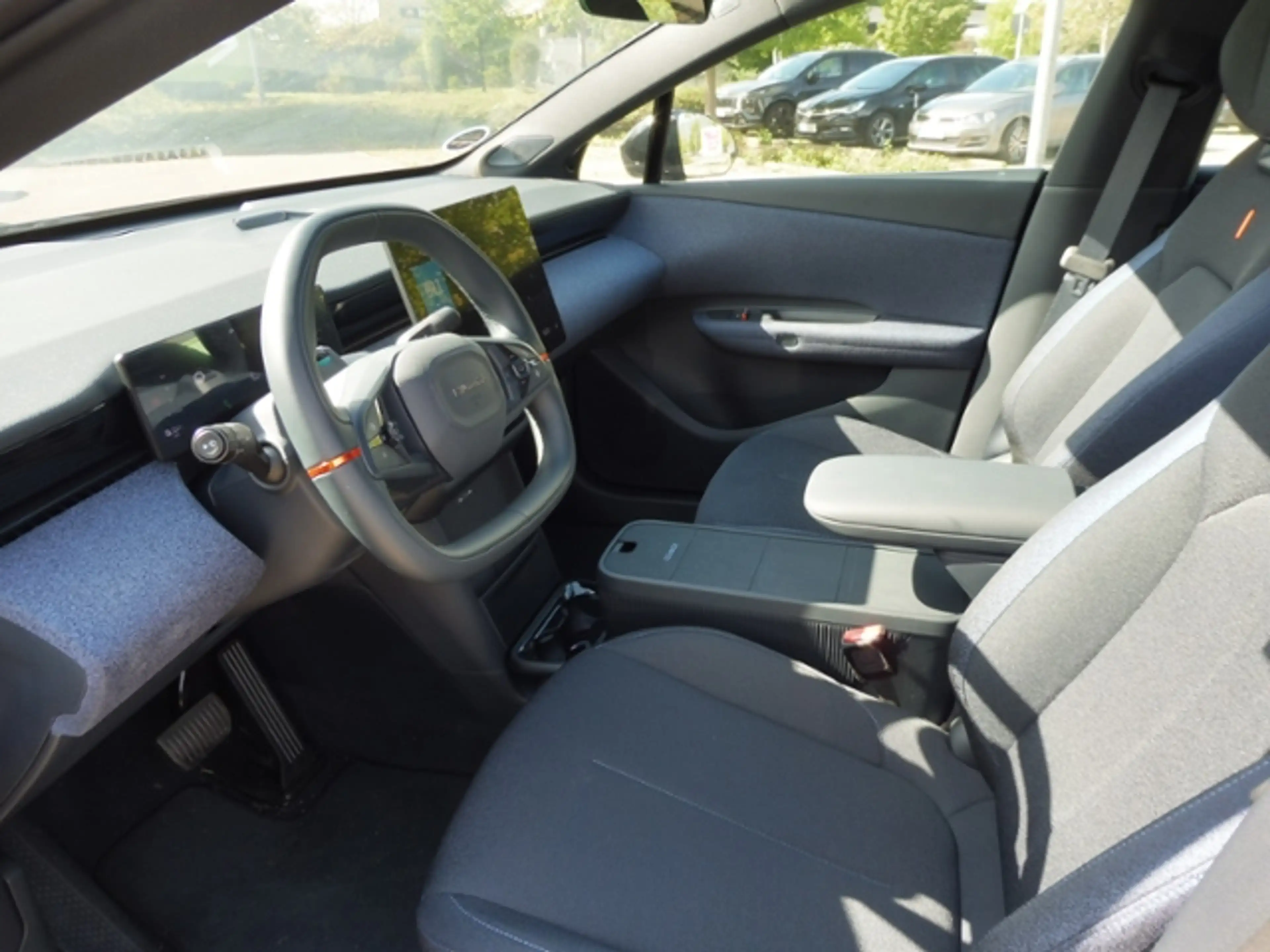 Lynk & Co 02 200 kW Core — photo 10