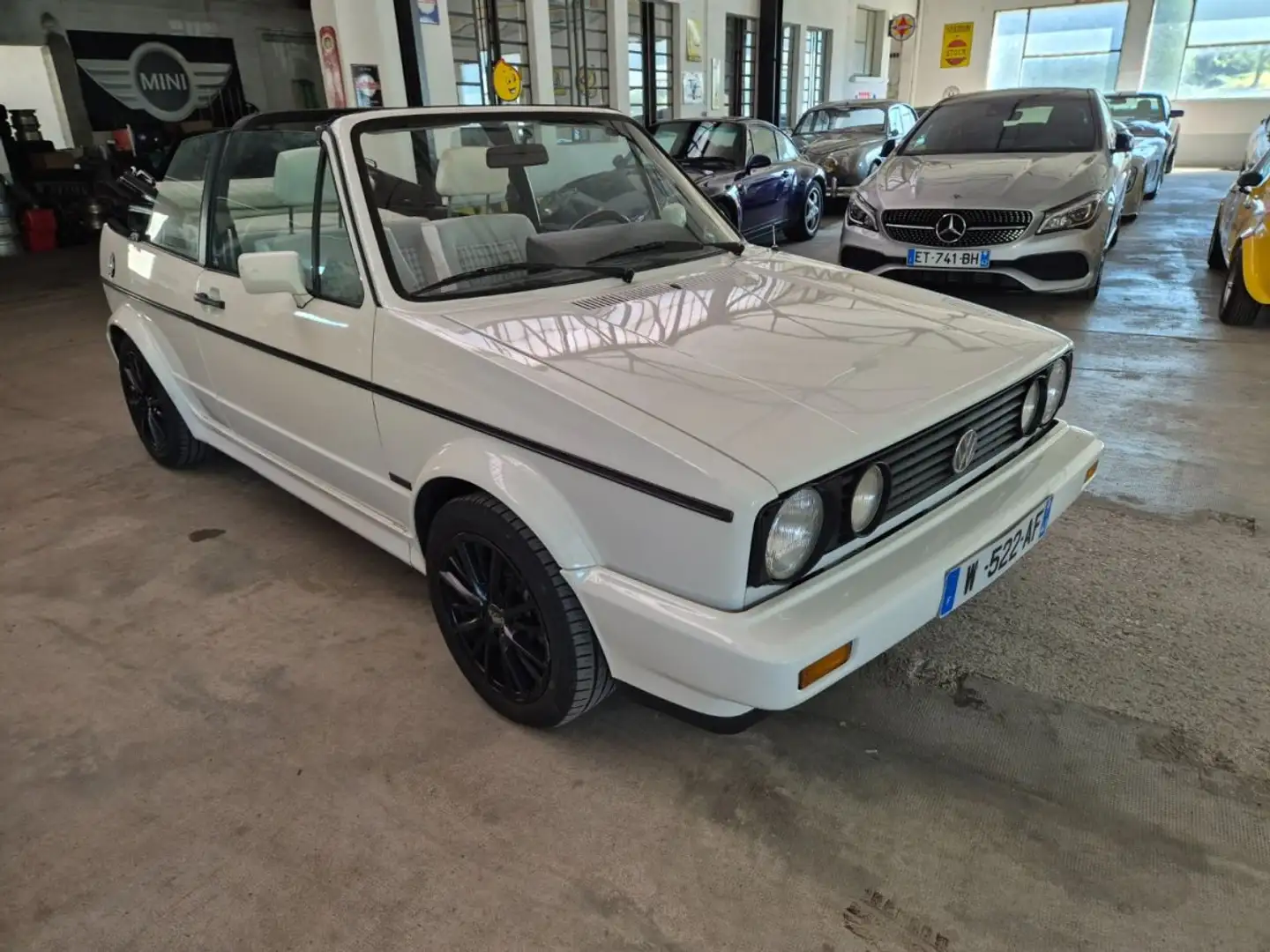 Volkswagen Golf Cabriolet 1.8 98 ch White - 1