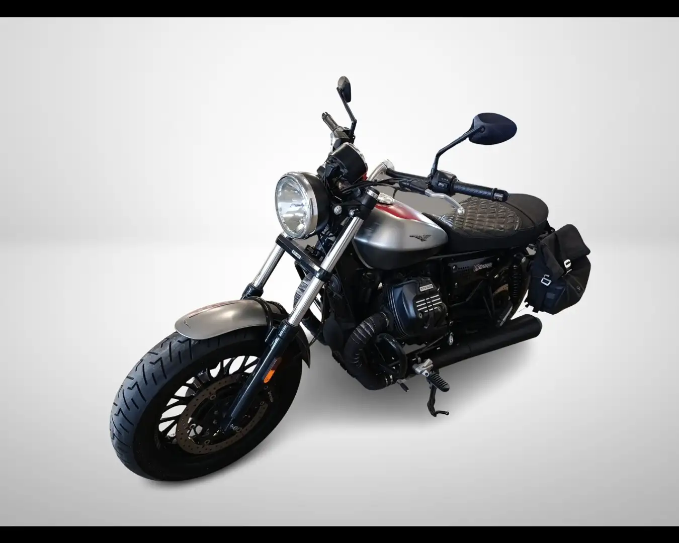 Moto Guzzi Bobber Grau - 1