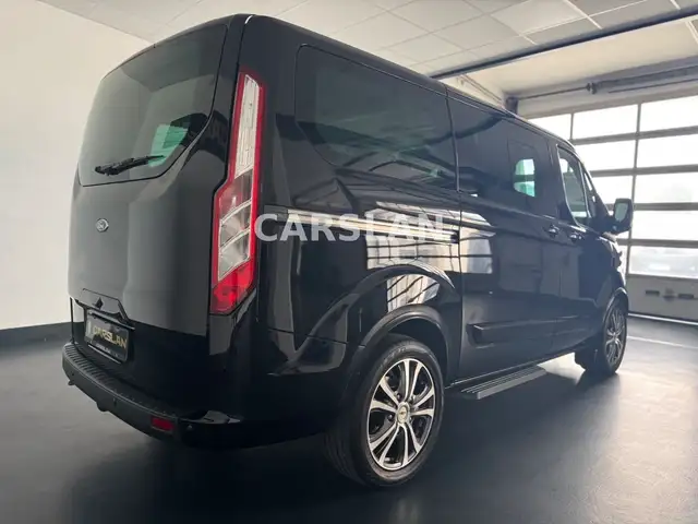 Ford Tourneo Custom view 14