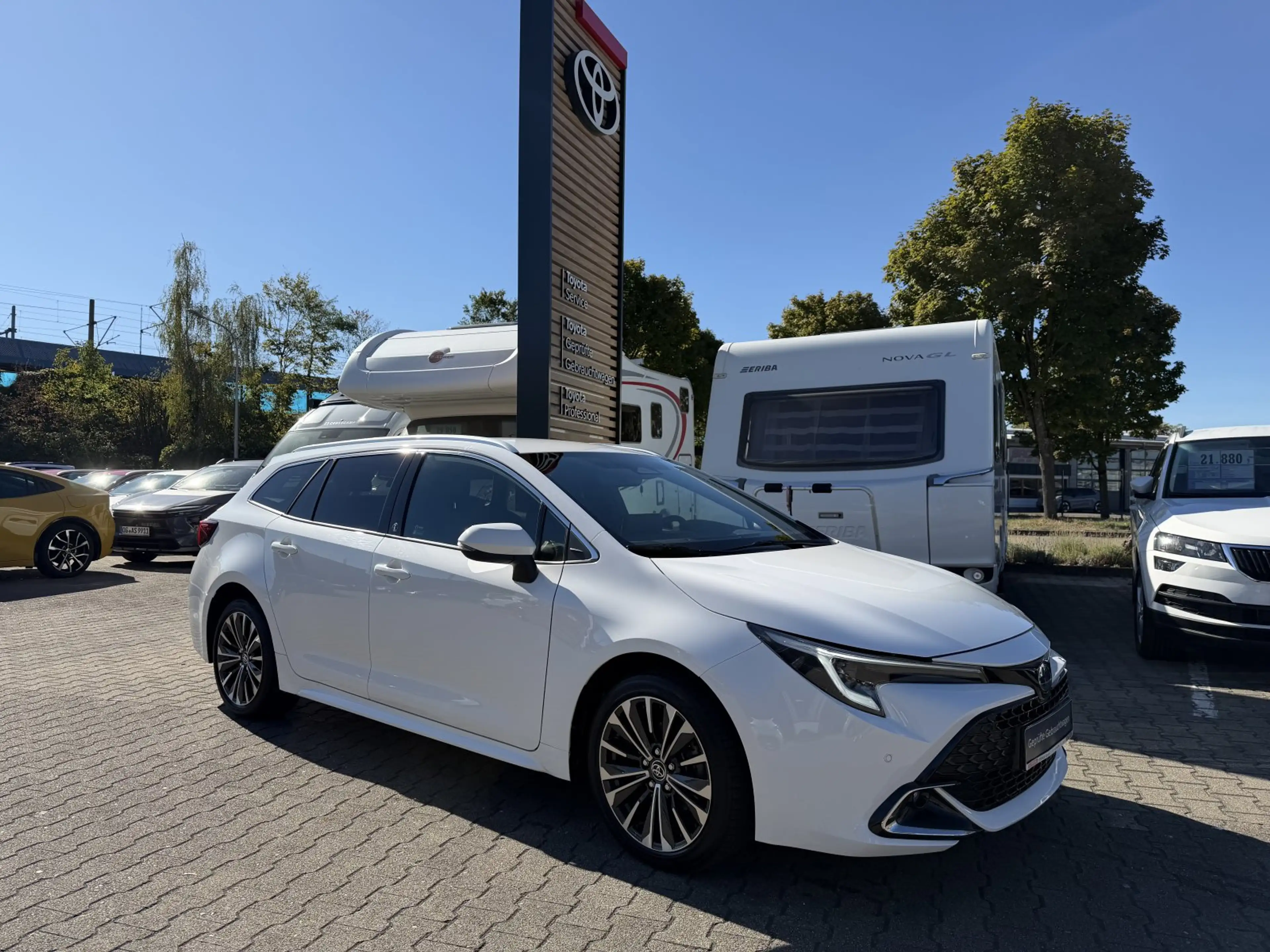 Toyota Corolla Touring Sports Hybrid Team D — photo 2