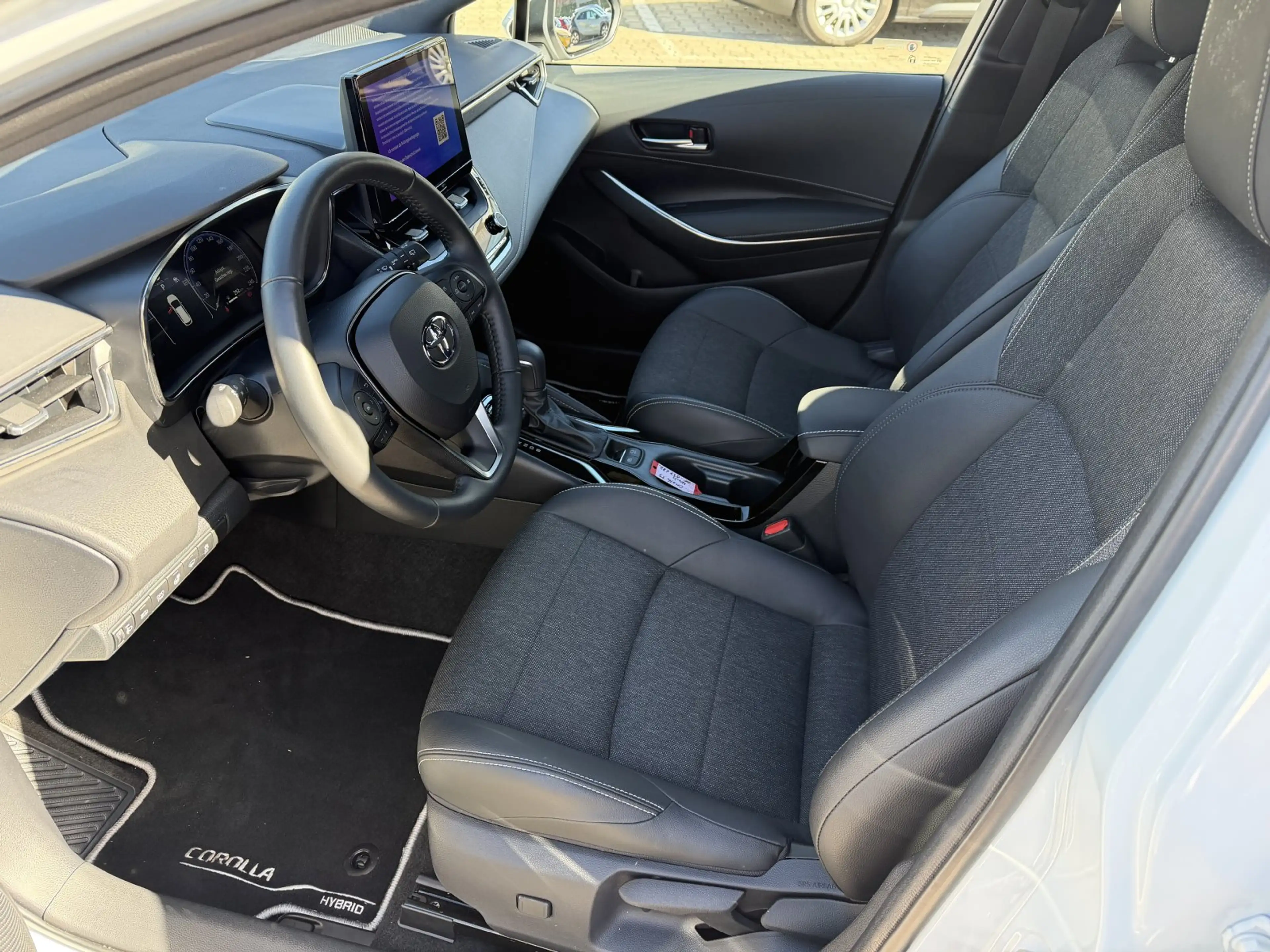 Toyota Corolla Touring Sports Hybrid Team D — photo 13