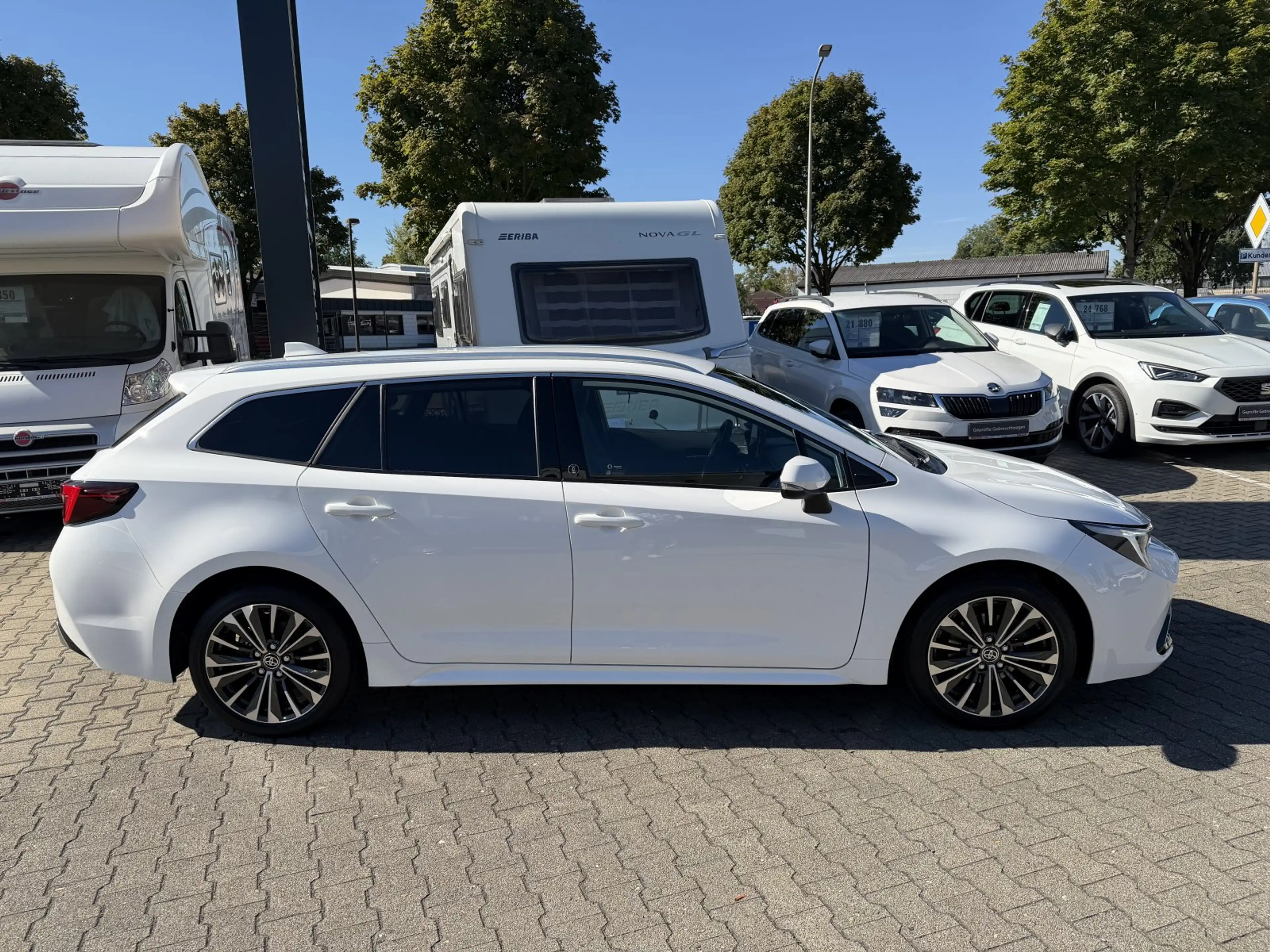 Toyota Corolla Touring Sports Hybrid Team D — photo 4