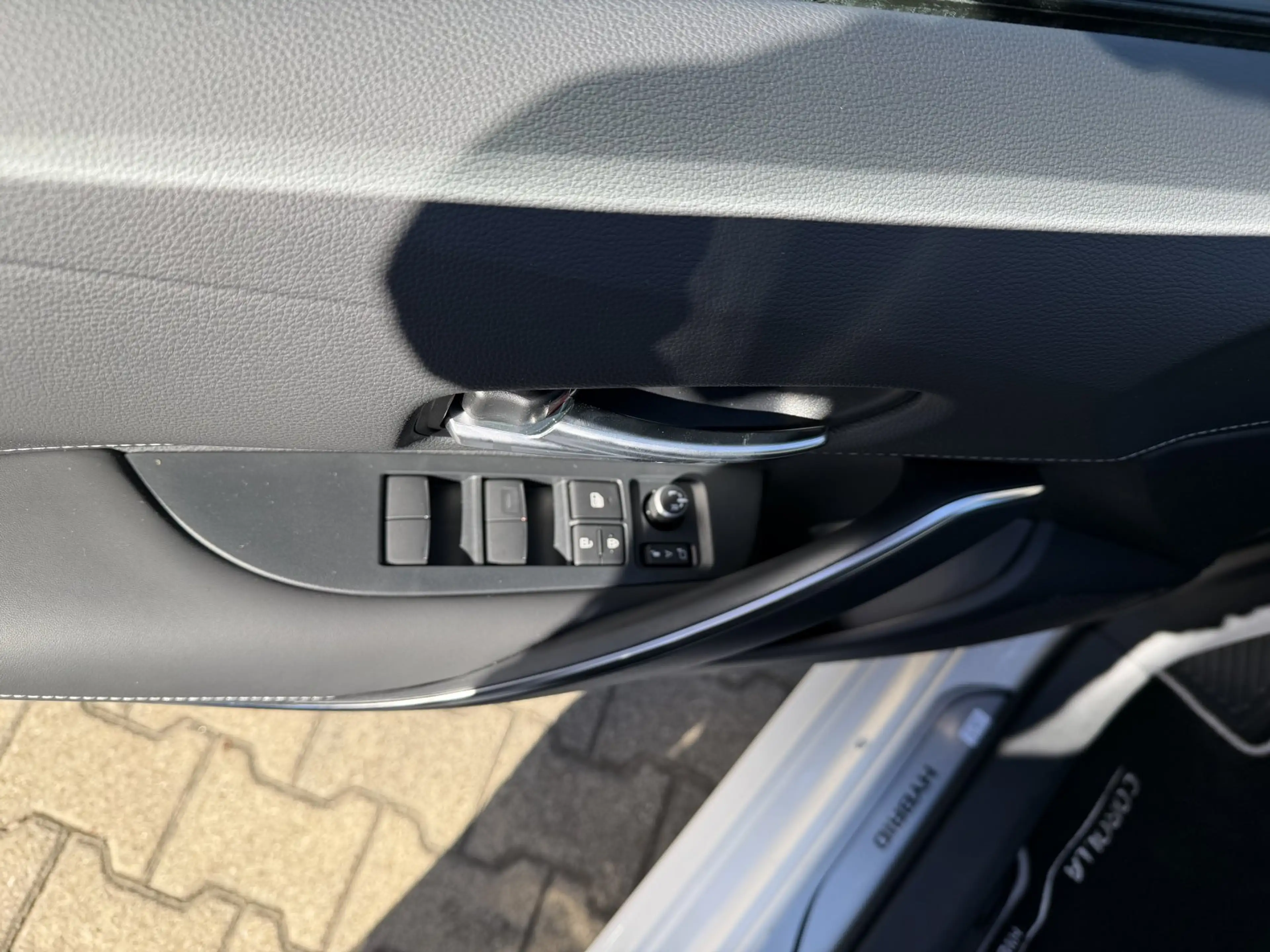 Toyota Corolla Touring Sports Hybrid Team D — photo 12