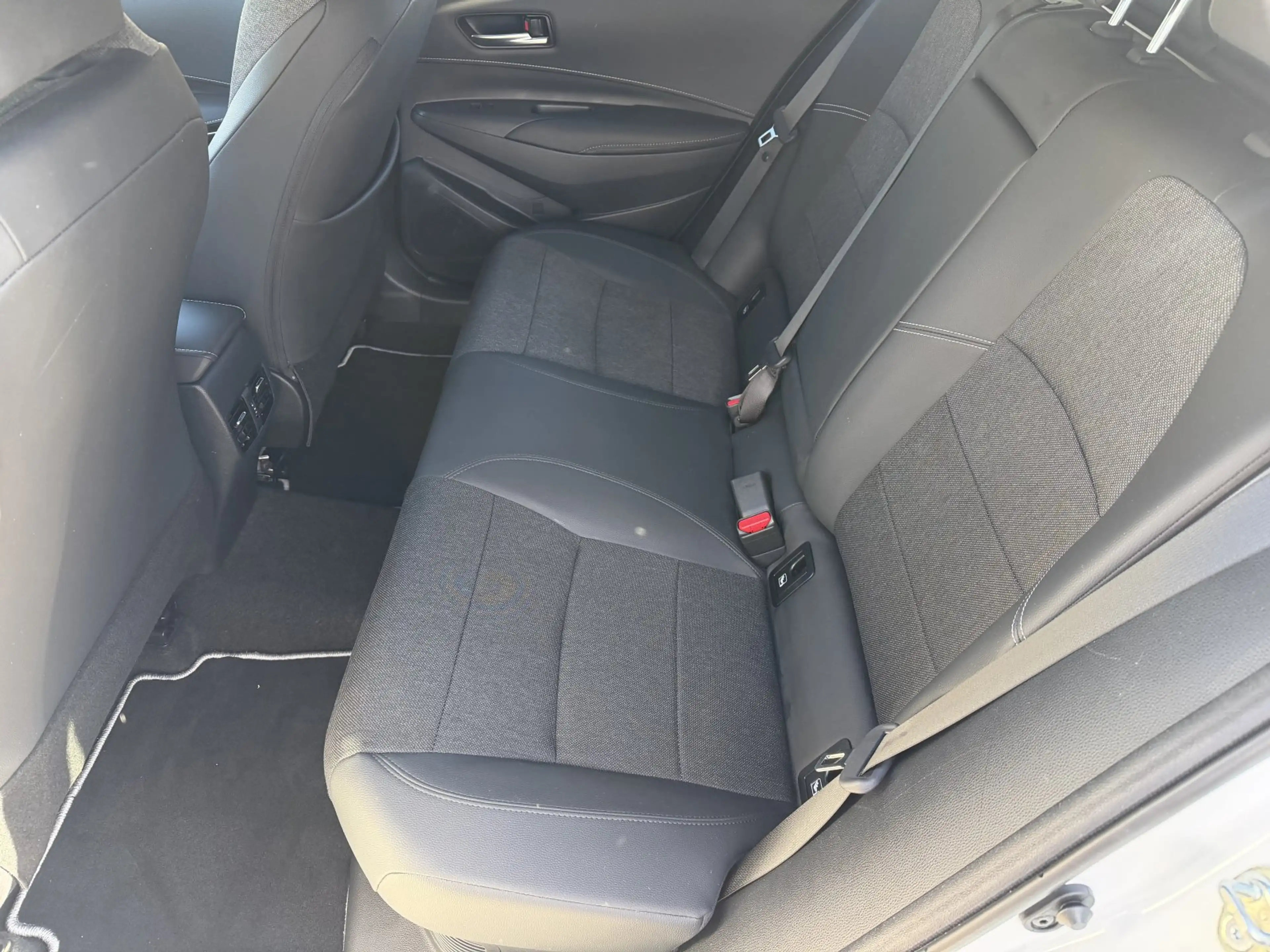 Toyota Corolla Touring Sports Hybrid Team D — photo 9