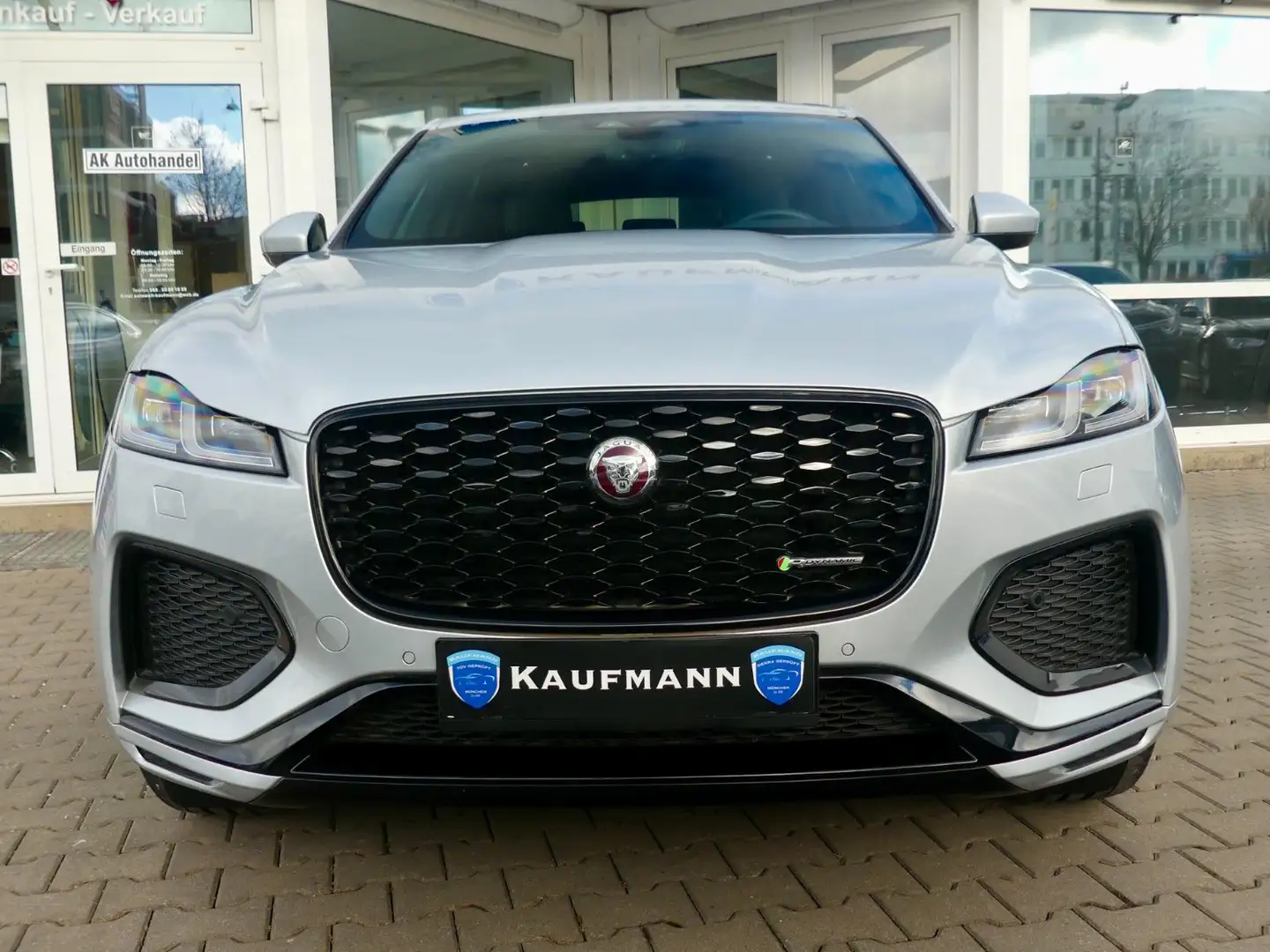 Jaguar F-Pace R-Dynamic SE AWD ACC LED CarPlay Panorama Srebrny - 2