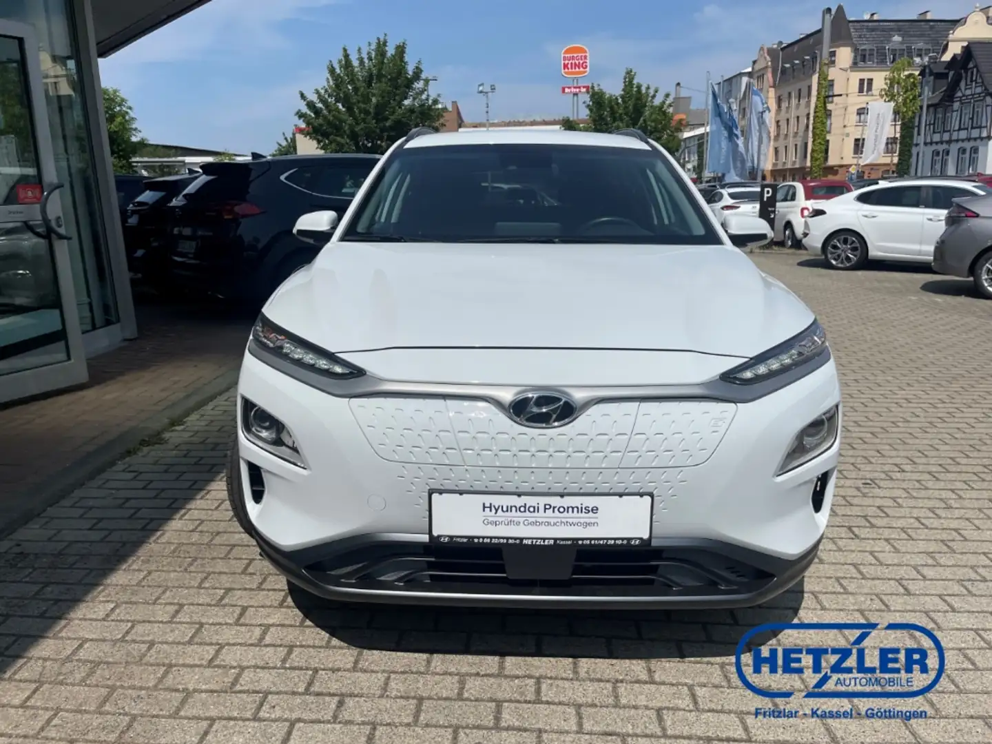 Hyundai KONA Advantage Elektro 2WD Navi Soundsystem ACC Klimaau Weiß - 2