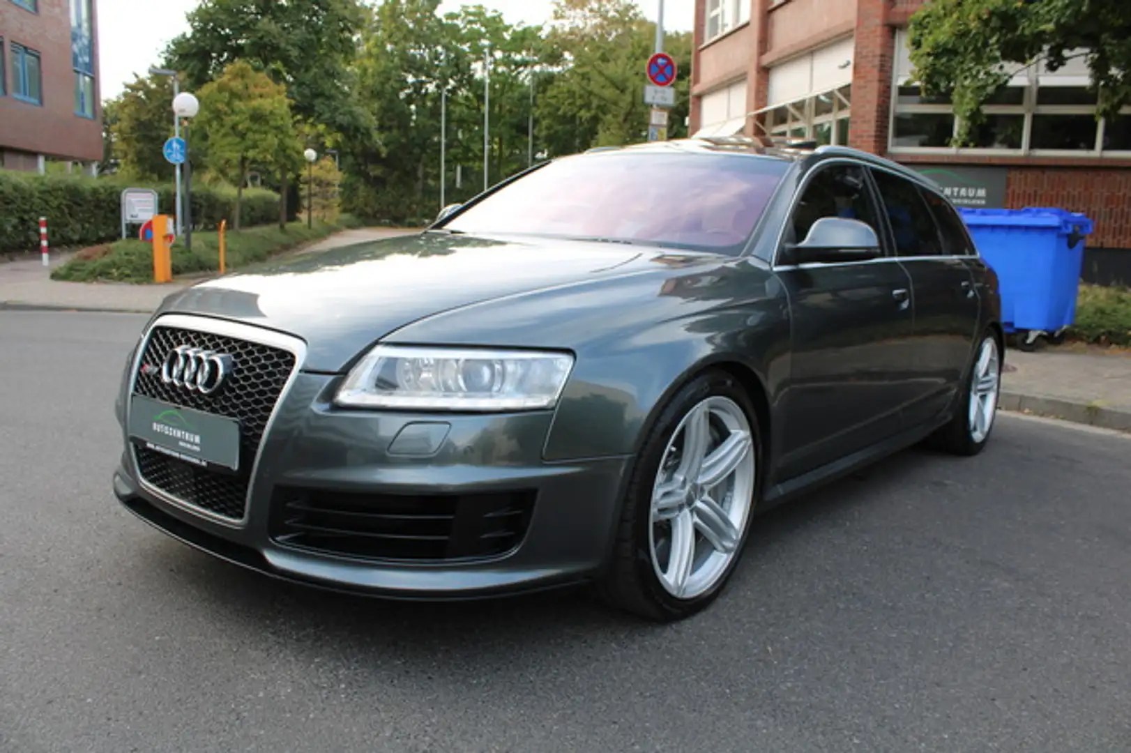 Audi RS6 Avant Scheckheft/BOSE/Kamera/Keramik/Keyless Grau - 2