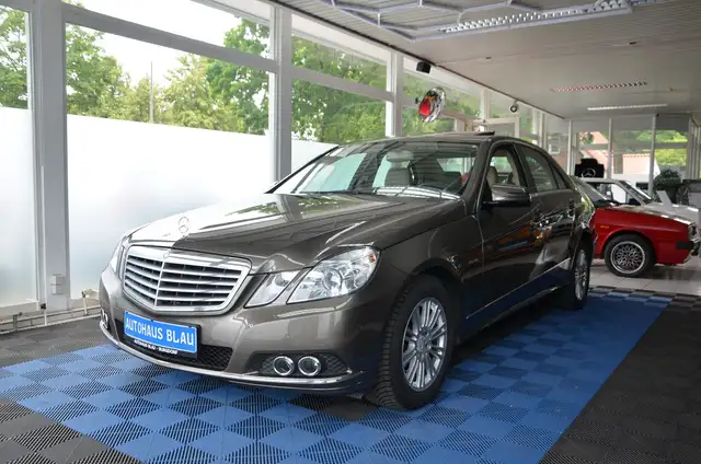 Mercedes-Benz E 250 CDI *AUTOMATIK*LEDER*GLASSCHIEBEDACH*NAVI*
