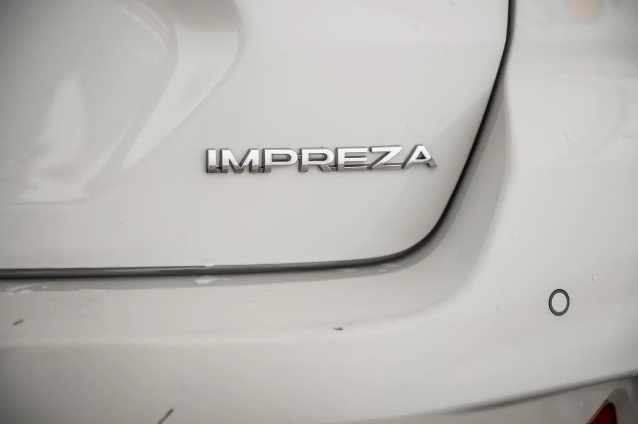 Subaru Impreza снимка Subaru Impreza