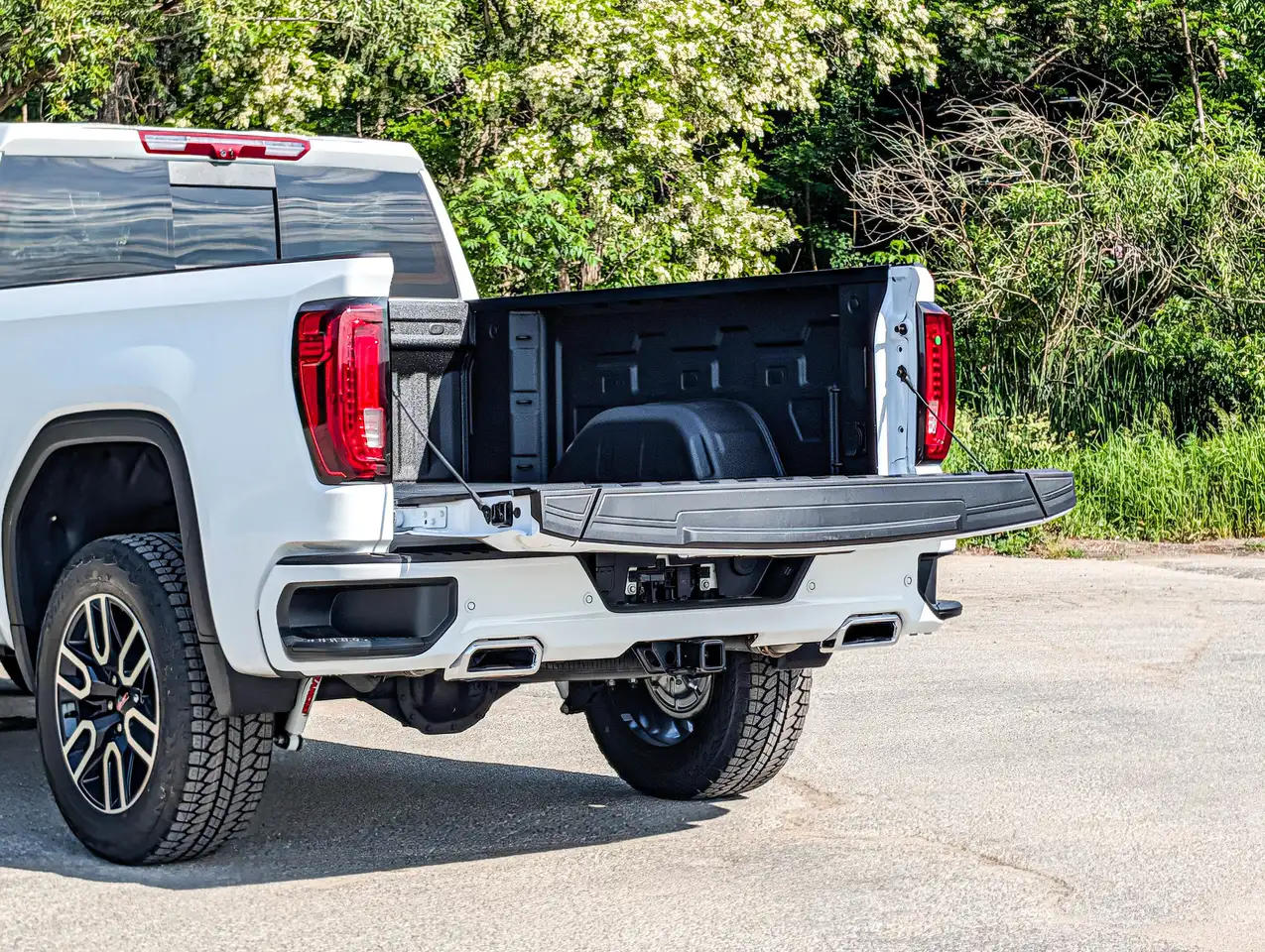 GMC Sierra 1500 photo GMC Sierra 1500